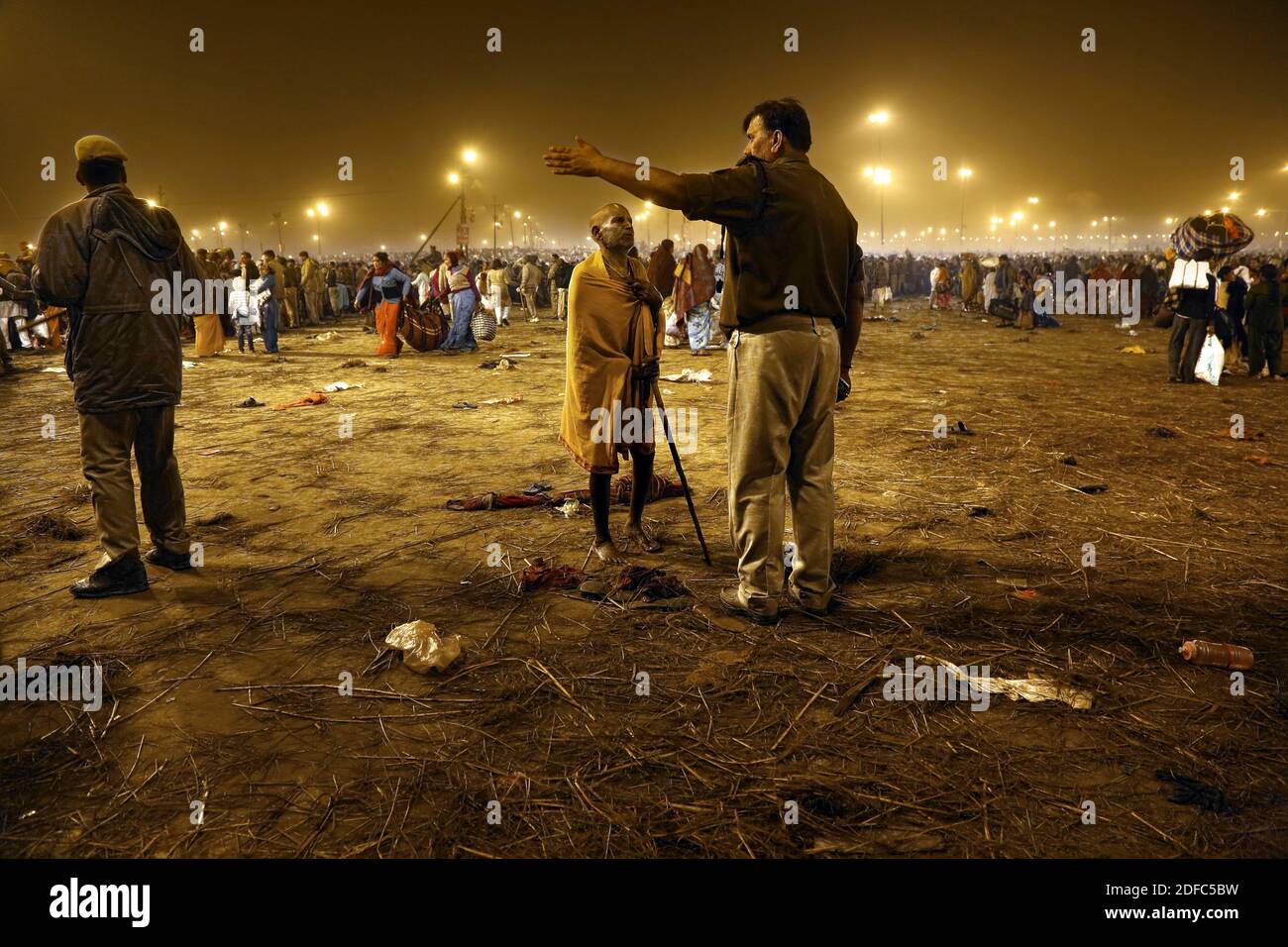 Indien, Menschenmenge während Maha Kumbh mela 2013 in Allahabad Stockfoto