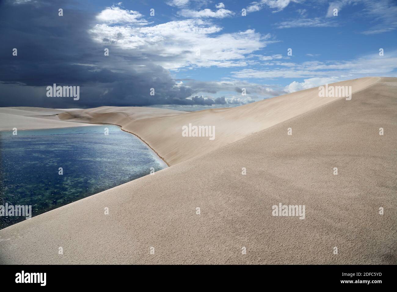 Brasilien, Maranhao, Barreirinhas, Sanddüne und Landschaft von Len?ois Maranhenses Stockfoto