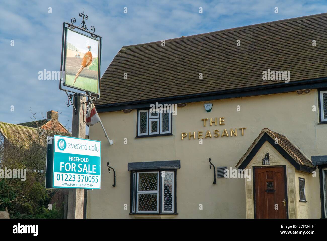 UK Rural Pub zum Verkauf Stockfoto