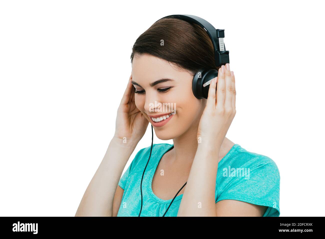 Audiometrie, Höruntersuchung. Positive hispanische Frau trägt spezielle Kopfhörer bekommen eine Hördiagnose. Überprüfen Sie Ihren Höreingsskund Stockfoto