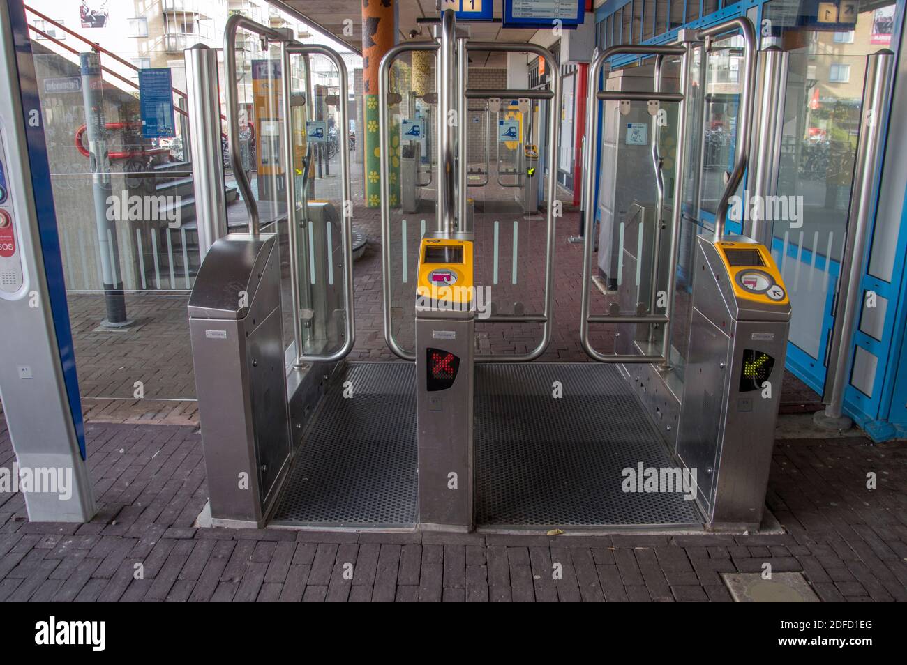 Check-In Check-Out Gate In Almere Buiten, Niederlande 2018 Stockfoto