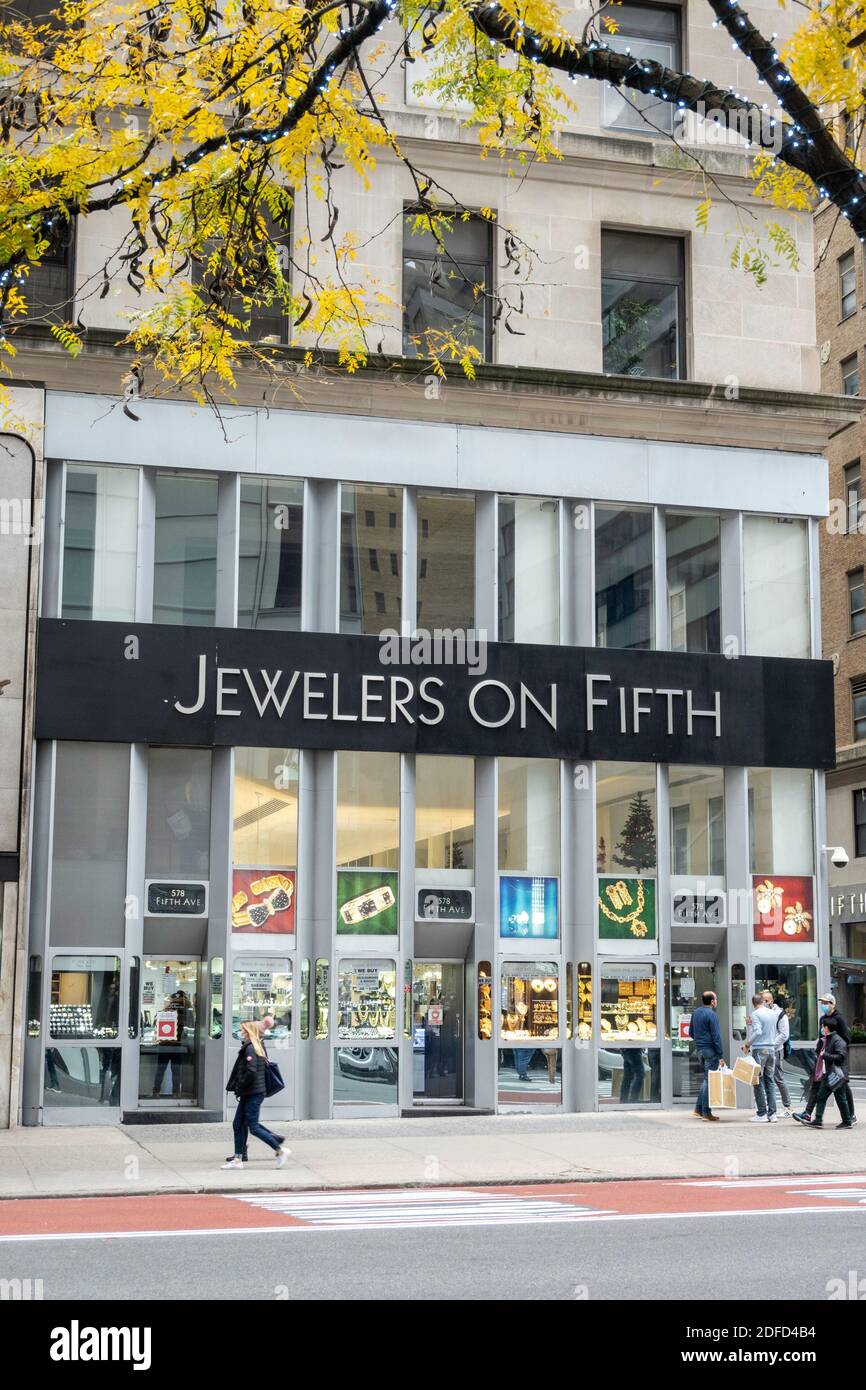 Jewelers of Fifth liegt an der Ecke Diamond Way, New York City, USA Stockfoto