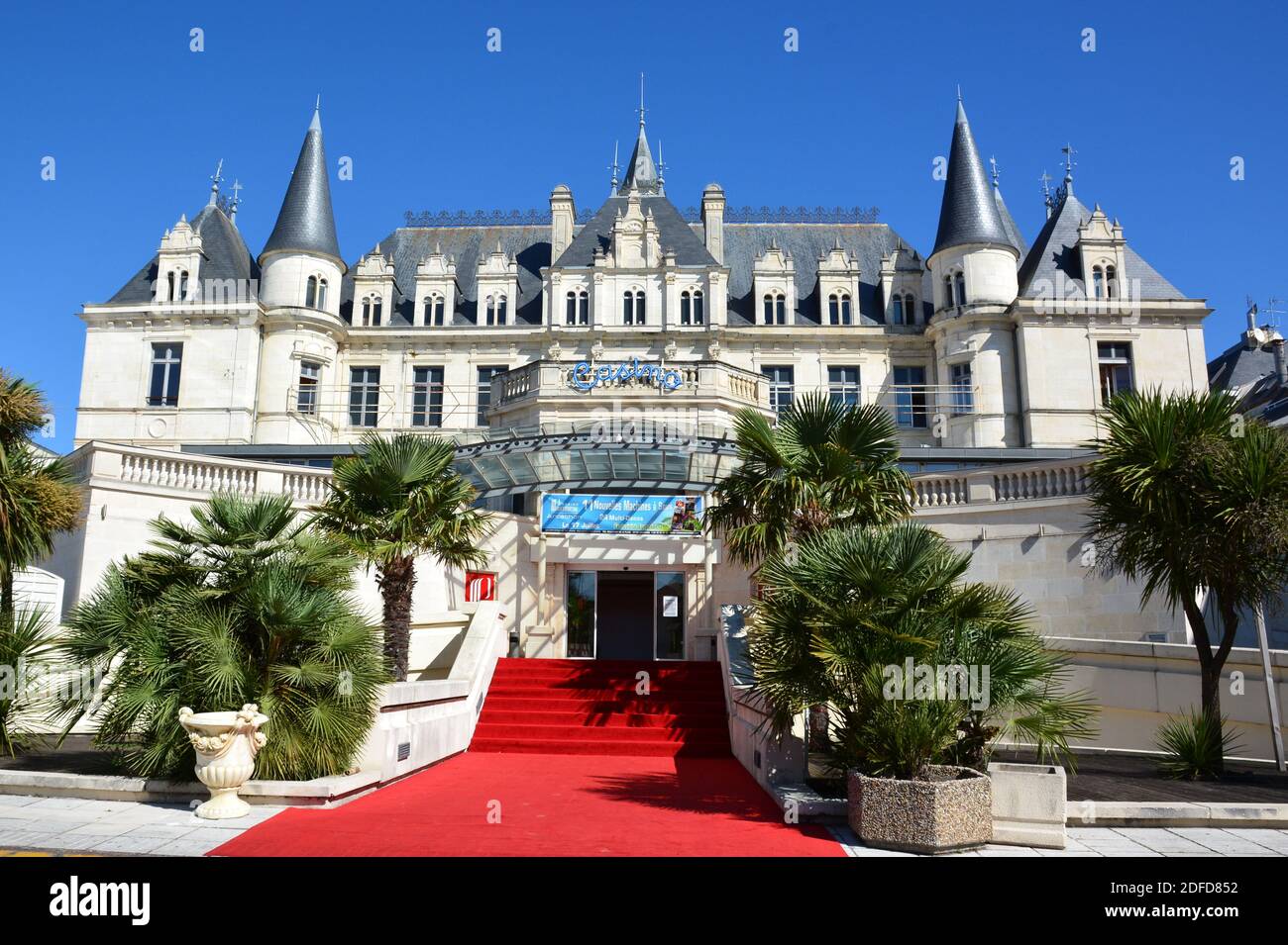 Frankreich, Aquitaine, Gironde, Arcachon, das Schloss Deganne beherbergt das Casino dieses Badeortes, der von den Stars und Touristen angestachelt wird. Stockfoto