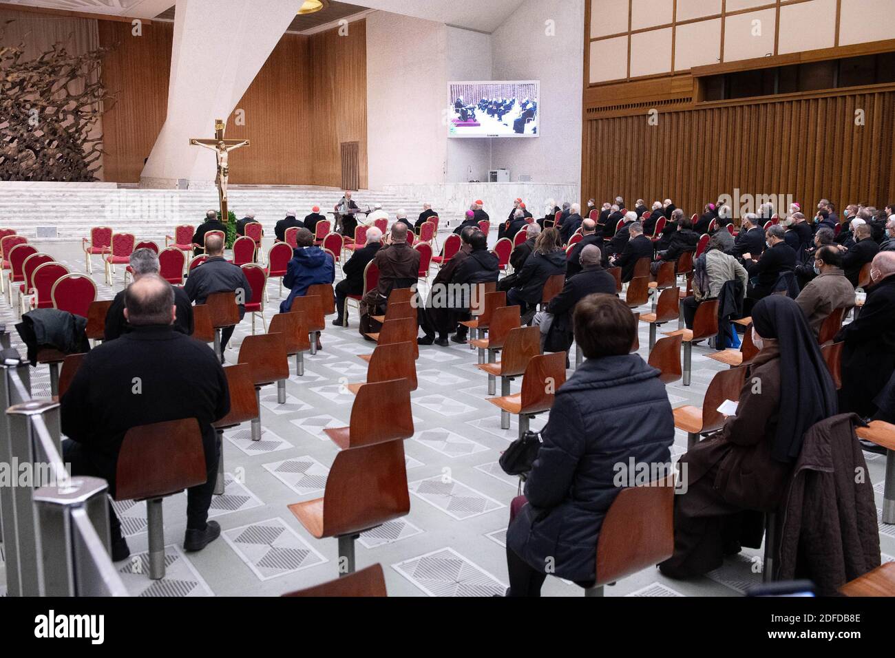 4. Dezember 2020: Kardinal Raniero Cantalamessa während der ersten Adventspredigt in Anwesenheit von Papst Franziskus in der Aula Paolo VI im Vatikan Stockfoto