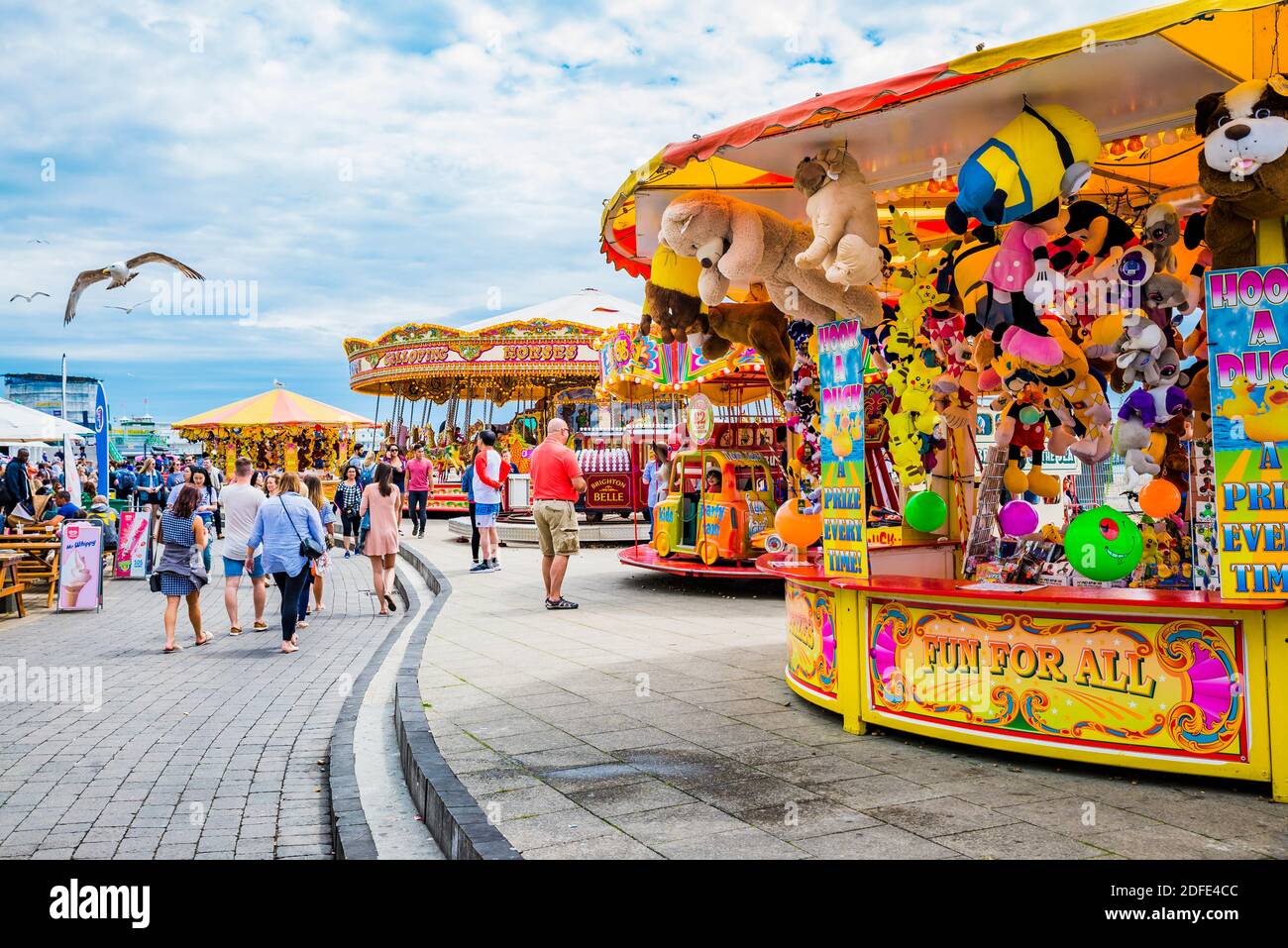 Nostalgisches Karussell am Strand. Brighton, East Sussex, England, Vereinigtes Königreich, Europa Stockfoto