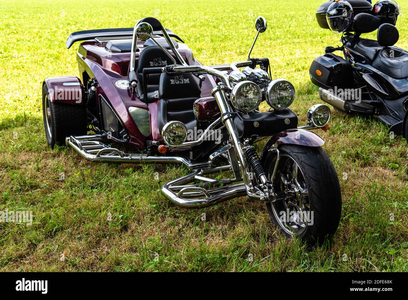 Mondsee, Österreich - 5. August 2017: Oldtimer-Motorrad auf grünem Park in einer Motorradmesse Stockfoto