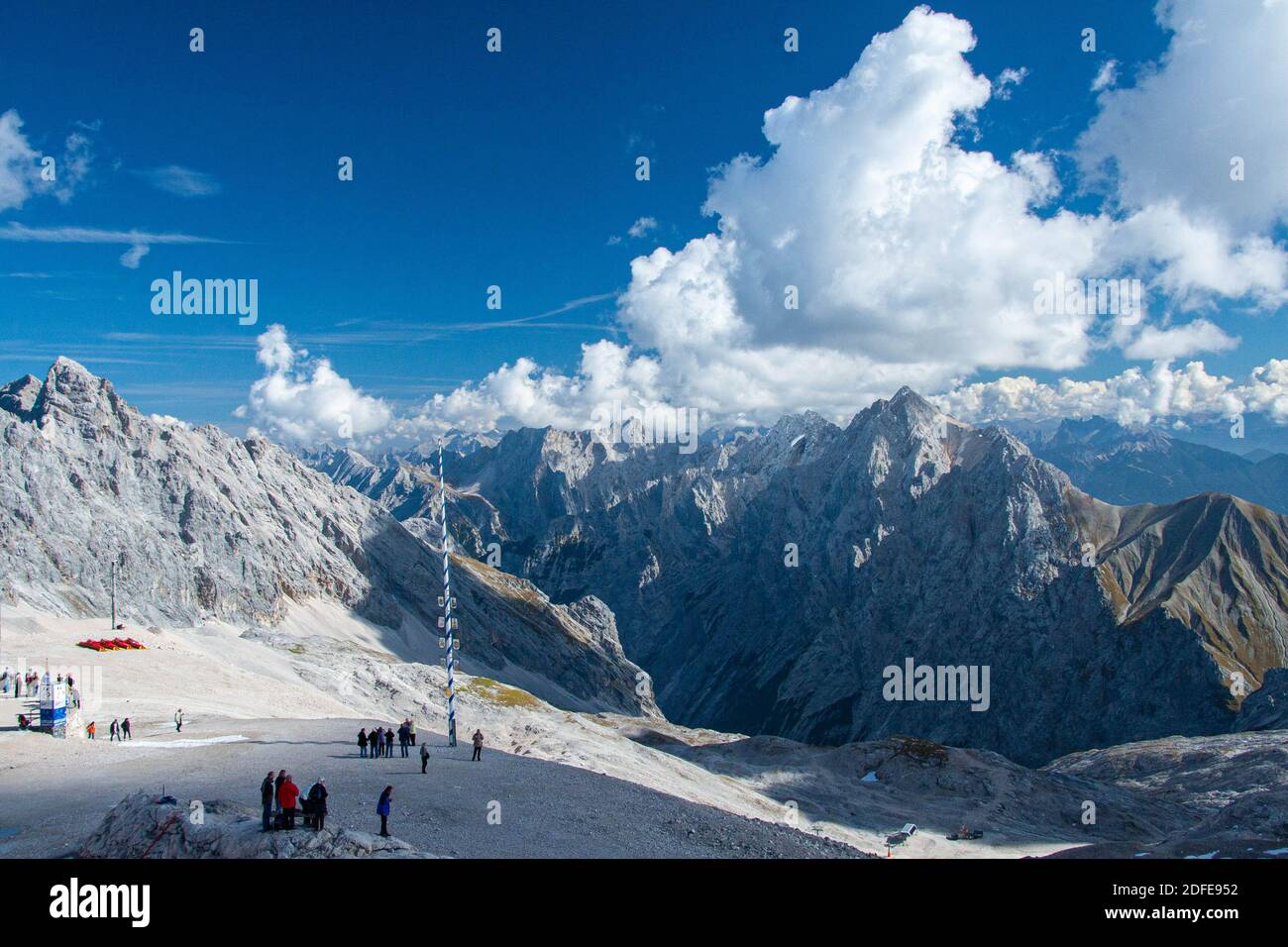 Schöne Aussicht von der Zugspitze, dem höchsten Berg Deutschlands Stockfoto