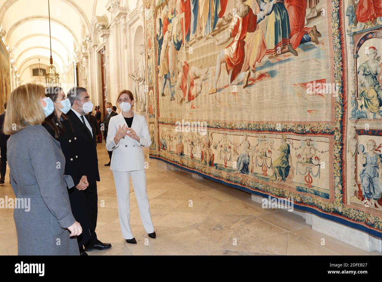 Madrid, Spanien. Dezember 2020. Königin Letizia führt die Eröffnung der Ausstellung „Rafael en Palacio. Wandteppiche für Felipe II.“, im Rahmen des 100. Todestages von Rafael Sanzio de Urbino, Madrid 3. Dezember 2020 Credit: CORDON PRESS/Alamy Live News Stockfoto