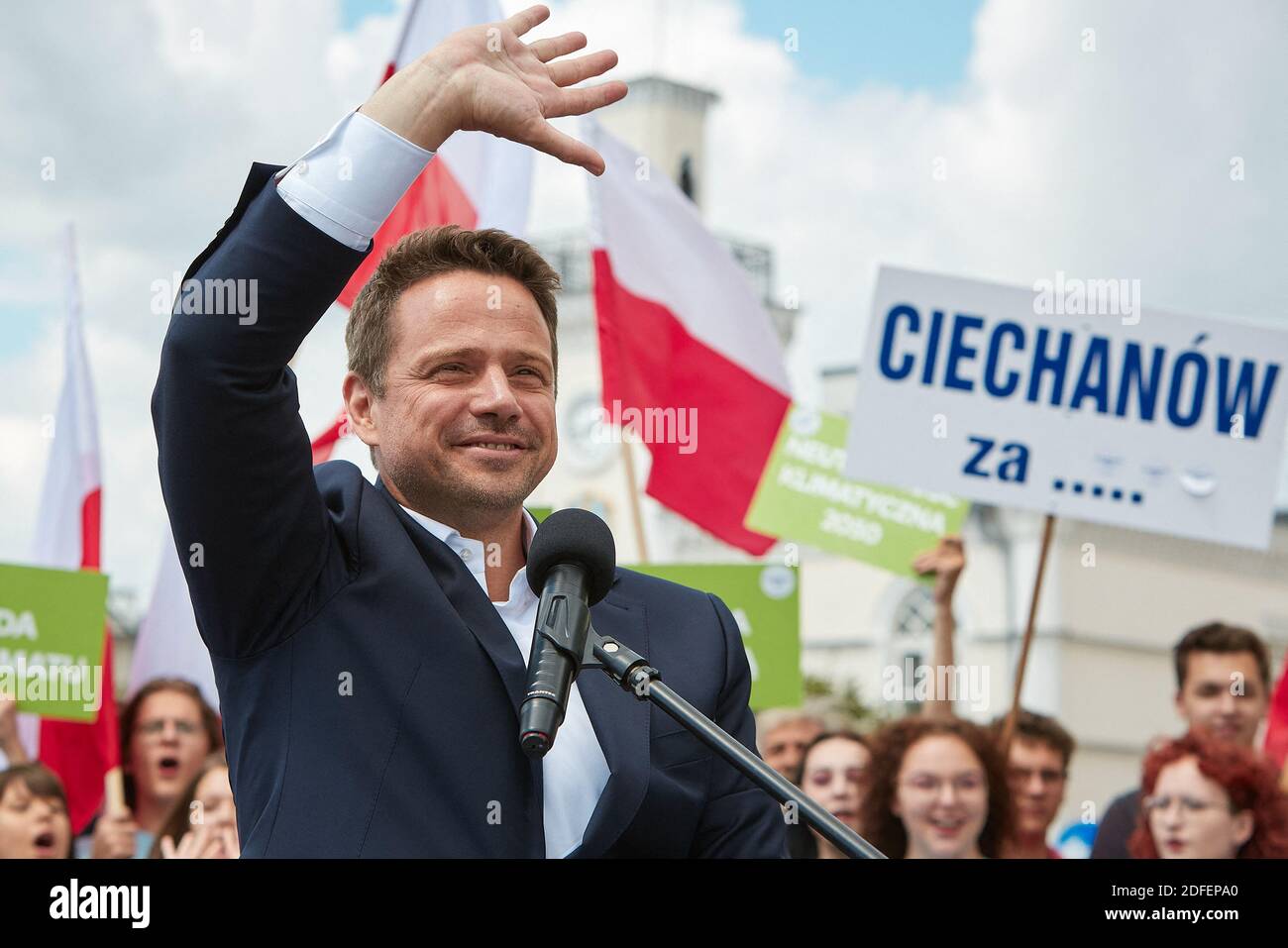 Präsidentschaftskandidat Rafal Trzaskowski im Wahlkampf in Ciechanow, Polen, 9. Juli 2020. Foto von Hubert Mathis/Zuma Wire/ABACAPRESS.COM Stockfoto