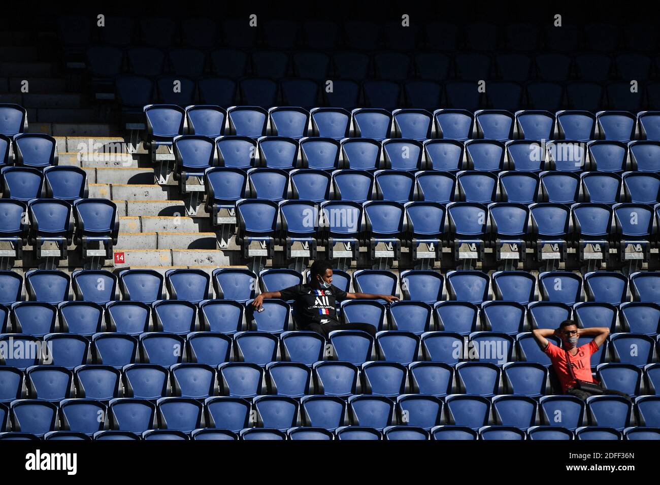 Fans von PSG in der Tribüne während des Freundschaftsspiel beetwin Paris Saint Germain und Celtic im Parc des Princes am 21. Juli 2020 in Paris, Frankreich. Foto von Anthony Dibon/Pool/ABACAPRESS.COM Stockfoto