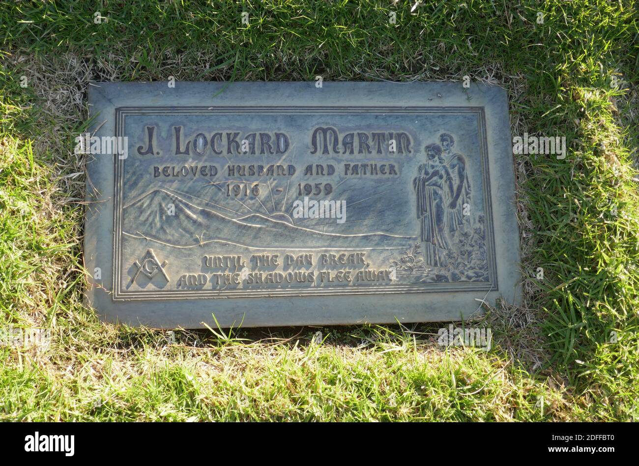 Los Angeles, California, USA 3. Dezember 2020 EINE allgemeine Sicht auf die Atmosphäre von Schauspieler Lock Martins Grave, richtiger Name Joseph Lockard Martin Jr. im Forest Lawn Memorial Park Hollywood Hills am 3. Dezember 2020 in Los Angeles, Kalifornien, USA. Foto von Barry King/Alamy Stockfoto Stockfoto