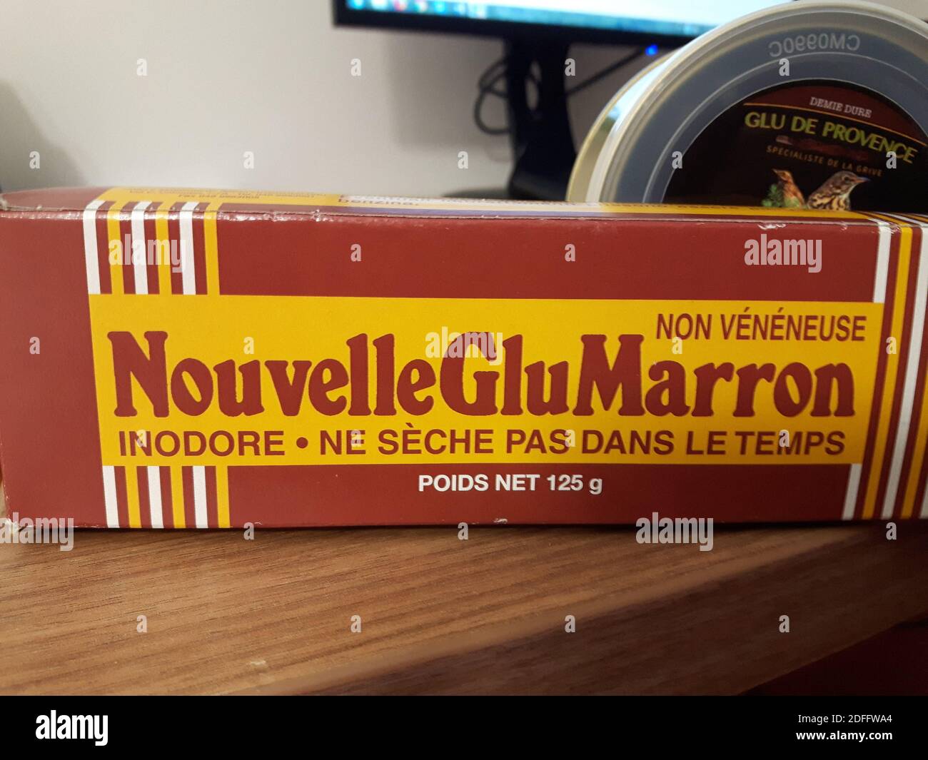 Handout Foto - während die Europäische Kommission Frankreich drei Monate Zeit gegeben hat, um "seine Vogelfangmethoden zu betrachten", fordern Jäger, dass diese Praxis beibehalten wird. Das französische Oberste Gericht wies zuvor die Forderung der Vogelschutzgruppe la Ligue de Protection des Oiseaux (LPO) zurück, die Technik zu verbieten. Er sagte, dass feste und saisonale Quoten für die Vogeljagd stattdessen beibehalten werden sollten, wobei Jäger dieses Niveau nicht überschreiten dürfen. So können Jäger die Methode bis zu den Quotenbeträgen in den Alpes-de-Haute-Provence, den Alpes-Maritimes, Bouc weiterhin legal anwenden Stockfoto