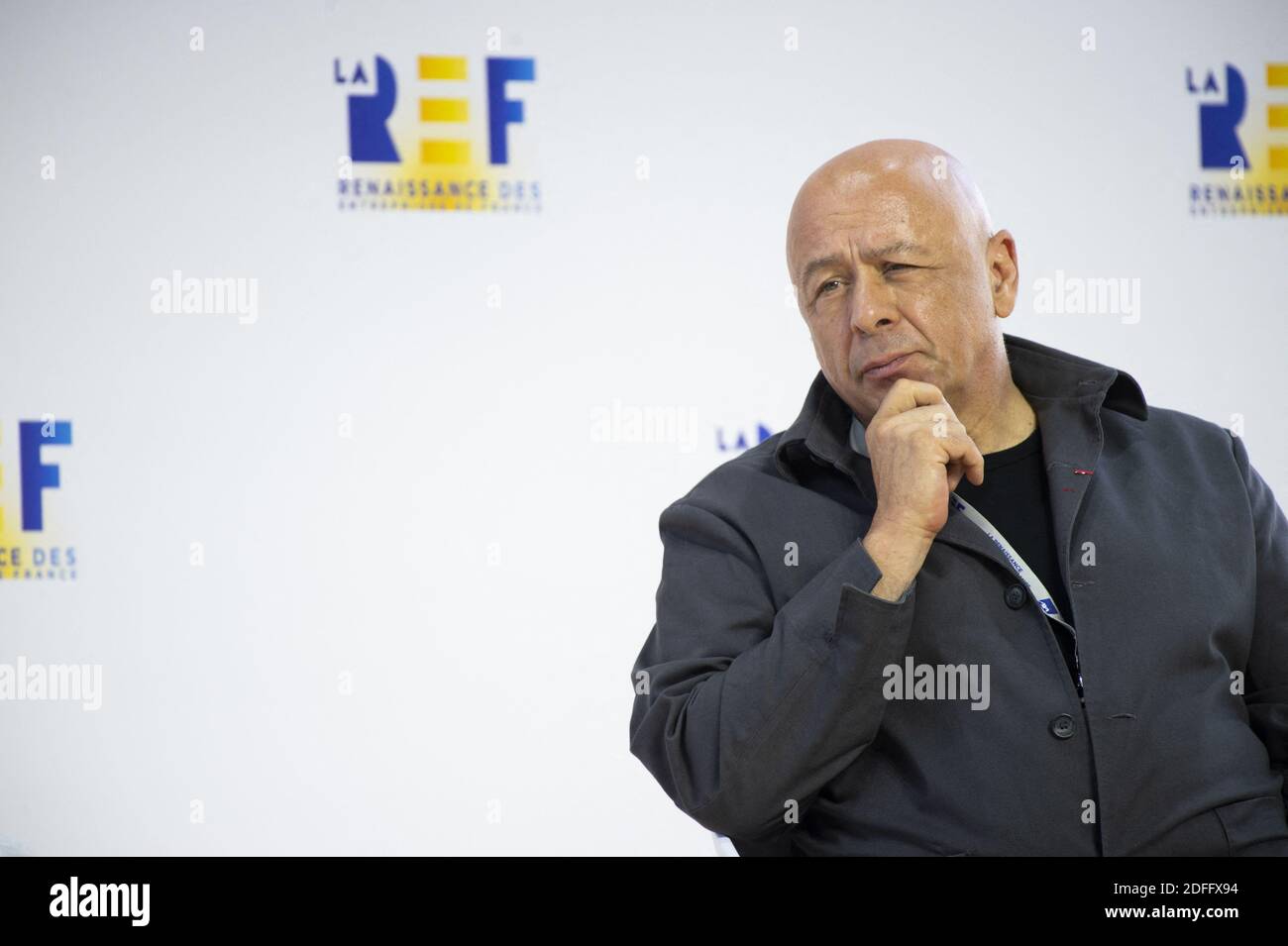 Der französische Koch und Fernsehmoderator Thierry Marx führt am 26. August 2020 eine Sitzung des Sommertreffens des französischen Arbeitgeberverbandes Medef unter dem Motto "die Renaissance der französischen Unternehmen" auf der Pferderennbahn Longchamp in Paris durch. Foto von Eliot Blondt/ABACAPRESS.COM Stockfoto