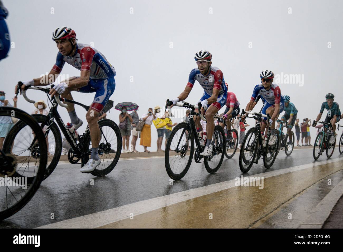 Thibaut Pinot (FRA) und Groupama FDJ Team in Aktion, während der 1. Etappe der Tour de France 2020, in Nizza, Frankreich am 29. August 2020. Foto von Julien Poupart/ABACAPRESS.COM Stockfoto