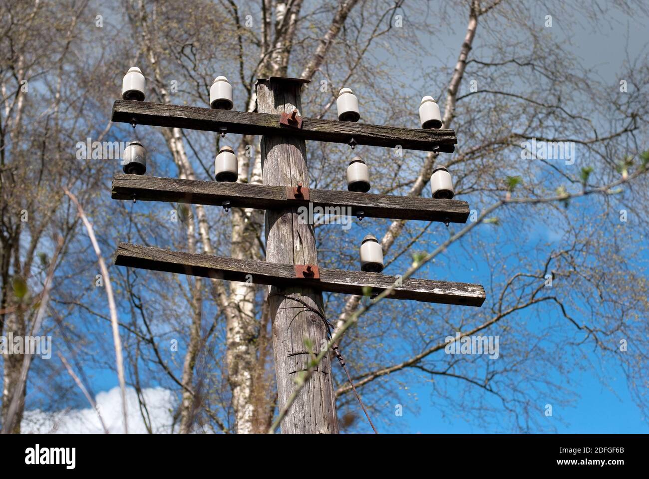 Überreste des alten Eisenbahntelegraphiesystems auf der ehemaligen Marple-Bollington-Linie. Stockfoto