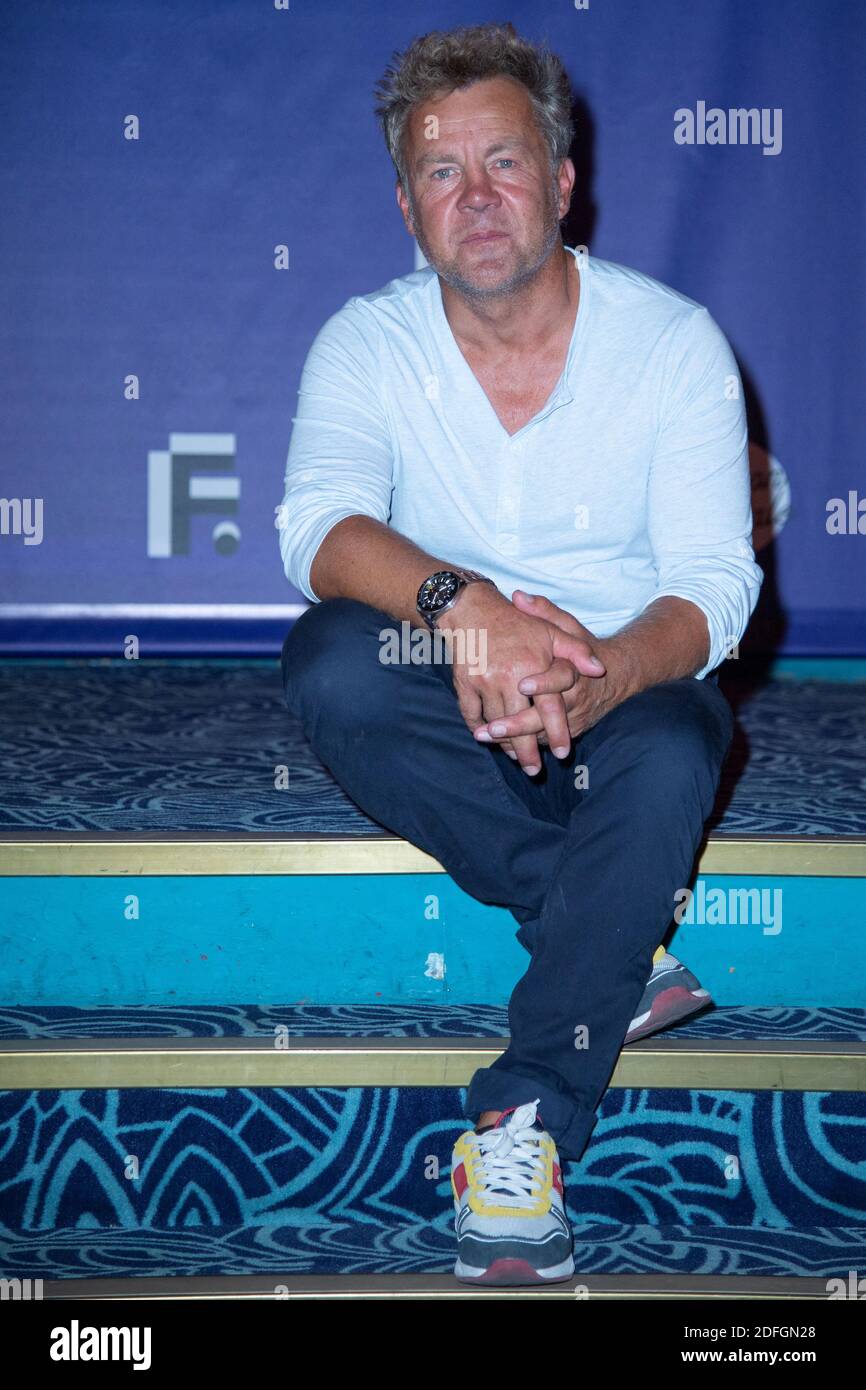 Fred Epaud nimmt an der Le Mensonge Photocall Teil im Rahmen der Special Edition des 22. Festival de la Fiction Televisuelle, das normalerweise in La Rochelle stattfindet, aber aufgrund der Covid-19-Krise am 18. September 2020 ausnahmsweise im Folies Bergeres Theater in Paris, Frankreich, stattfindet. Foto von Aurore Marechal/ABACAPRESS.COM Stockfoto