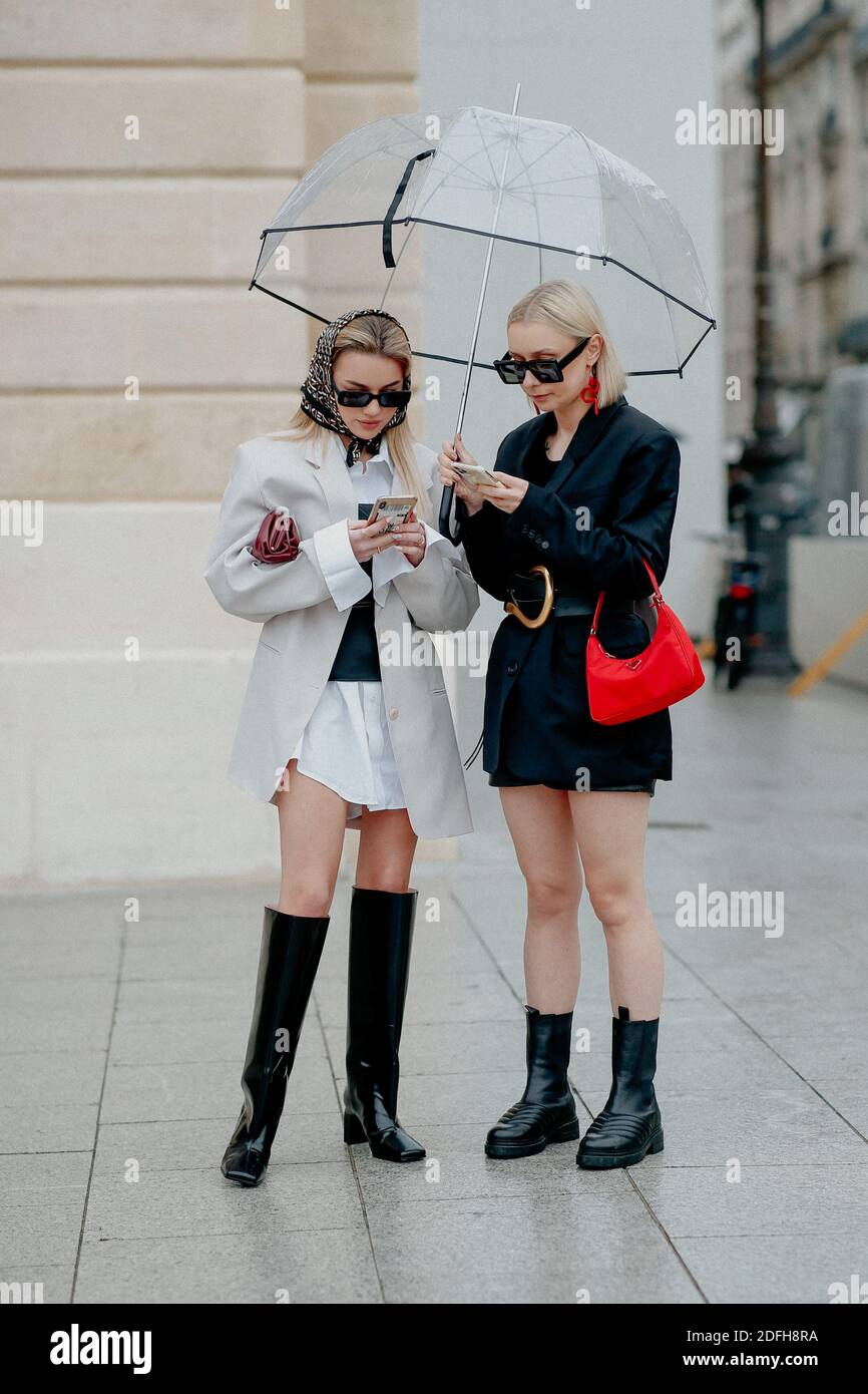 Street style, Karolina Wojcik und Justyna Czerniak Ankunft in Victoria Tomas Frühjahr Sommer 2021 Show, am Place Vendome, Paris, Frankreich, am 29. september 2020 statt. Foto von Marie-Paola Bertrand-Hillion/ABACAPRESS.COM Stockfoto