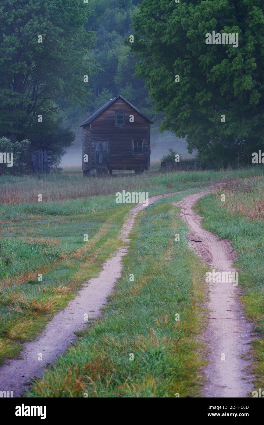 Ein verlassenes Farmgebäude in der Port Oneida Sektion von Sleeping Bear Dunes National Lakeshore, Leelanau, Michigan, USA Stockfoto