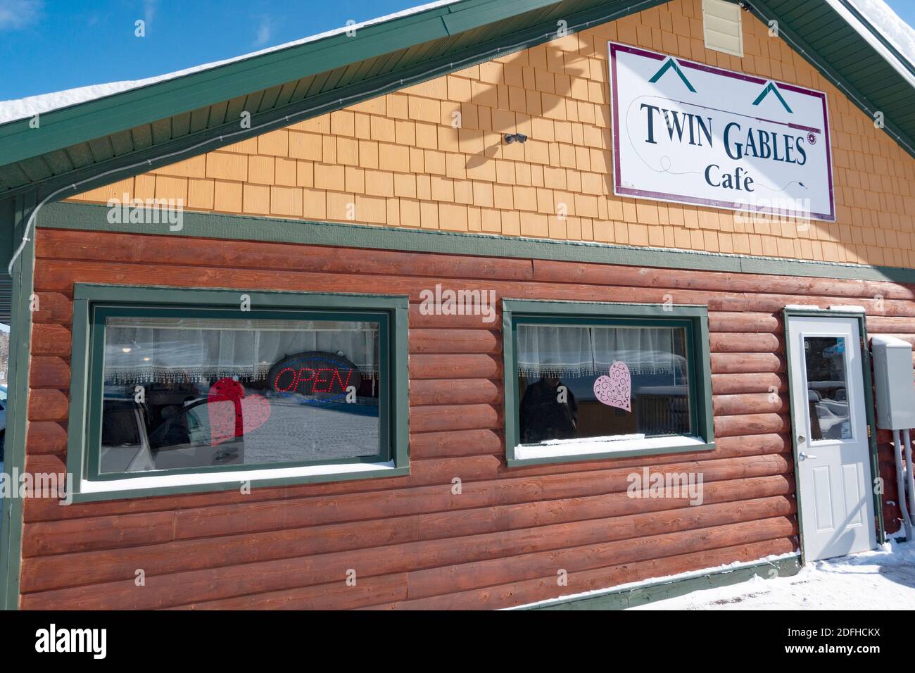 Eintritt zum Twin Gables Cafe & Lounge. Seien Sie bereit für freundliche Leute mit gutem Essen den ganzen Tag lang. Es gibt auch eine sehr gemütliche Bar. Brule Wisconsin WI USA Stockfoto