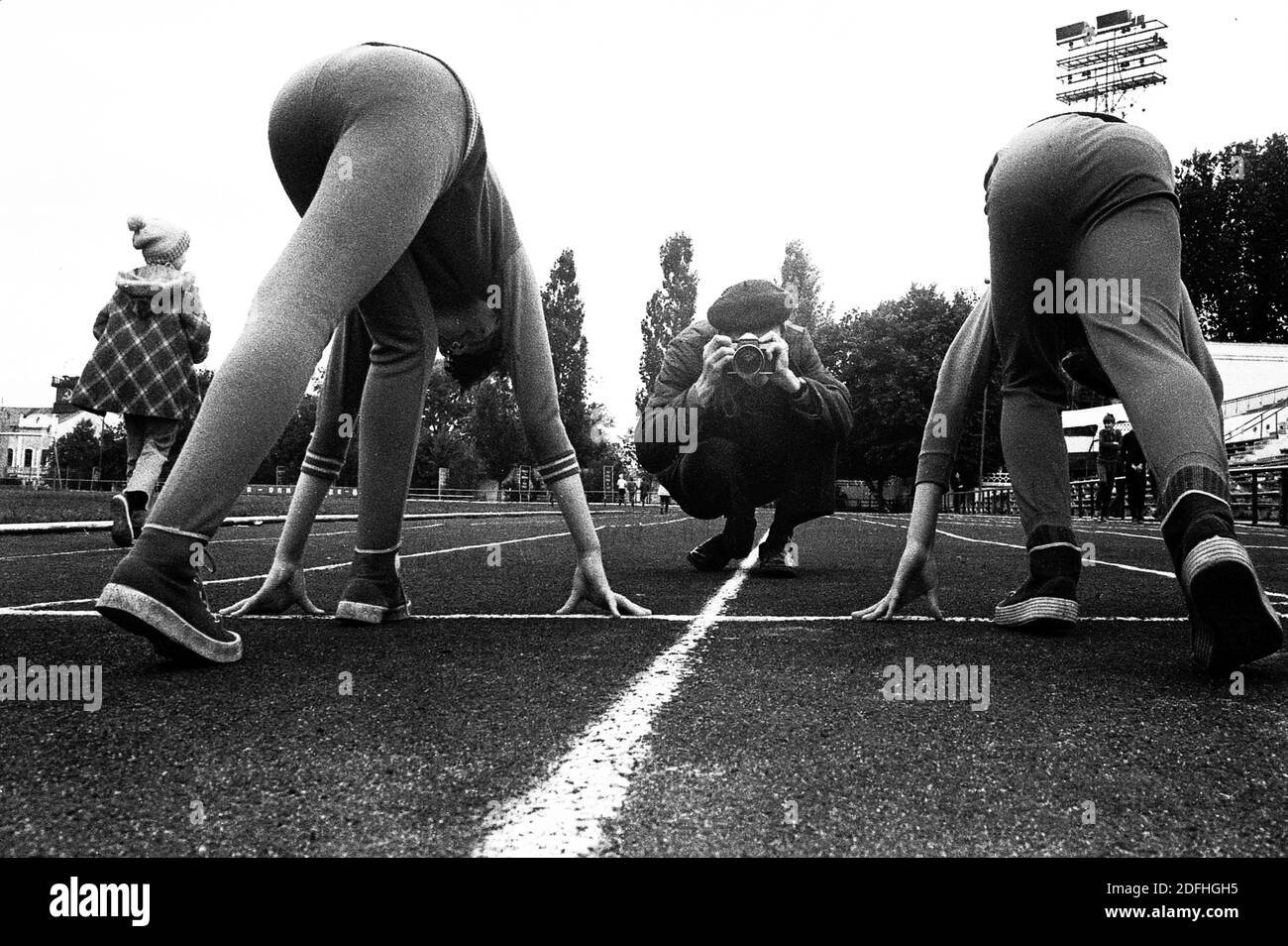 Tragisch verstorbener russischer Fotograf Gennady Bodrov, dessen Fotografien bei Sothebys fotografierten Läufern zu Beginn der UdSSR verkauft werden Stockfoto