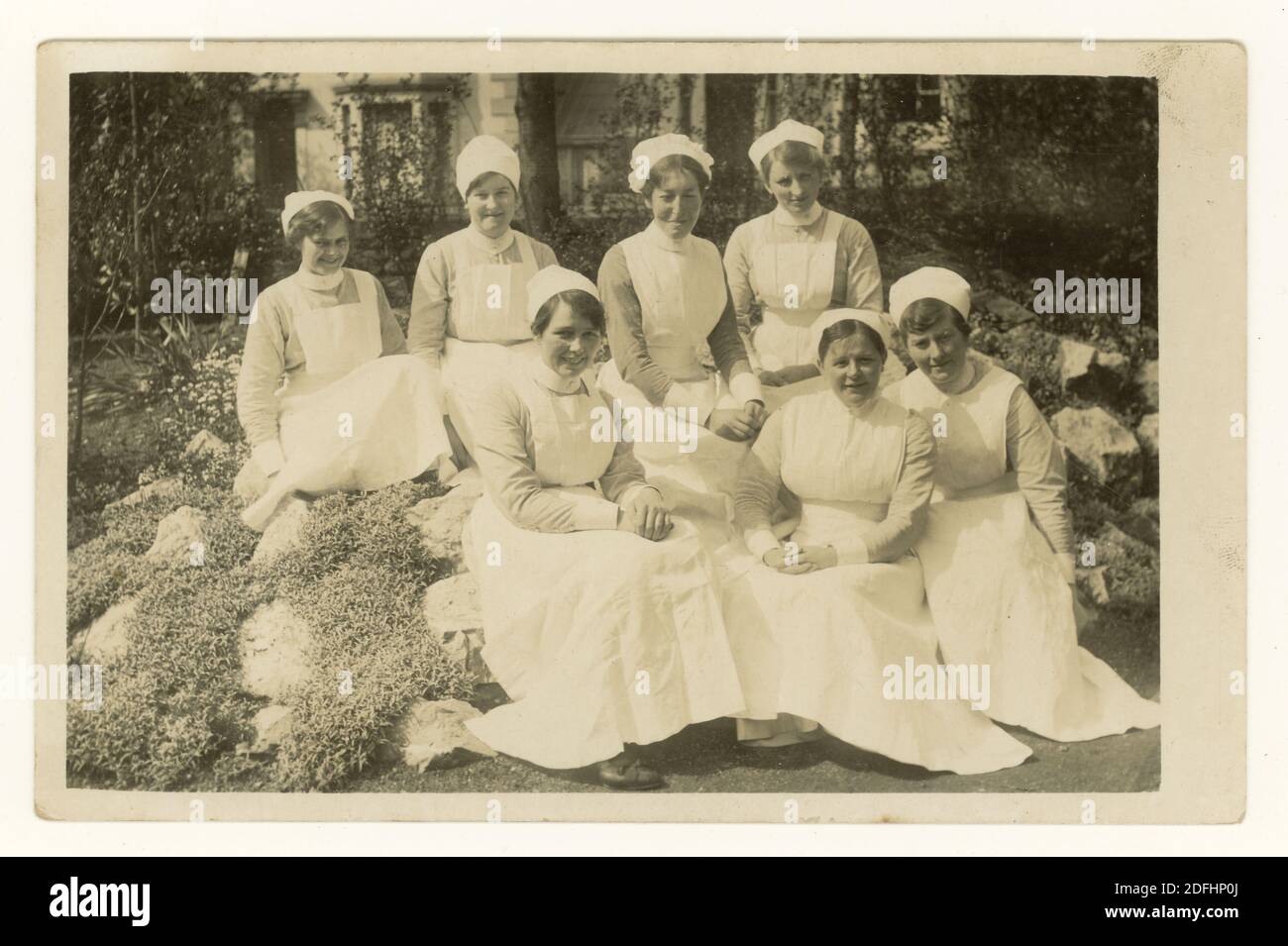 Original Edwardian 1900 Postkarte von Krankenschwestern um 1905, Großbritannien Stockfoto