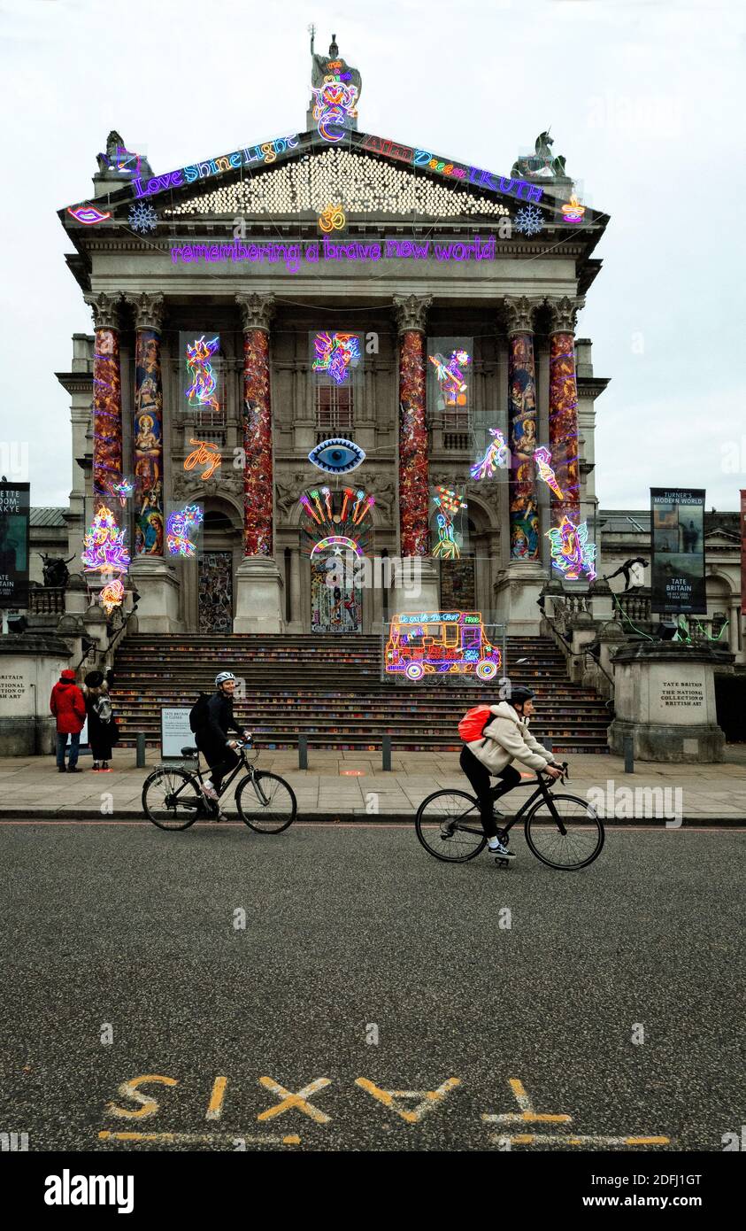 Tate Britain Winterkommission 2020 ‘ Chila Kumari’ Singh Burman. Iandian cultral Präsentation auf dem Haupteingang der Art Gallery in London UK Stockfoto