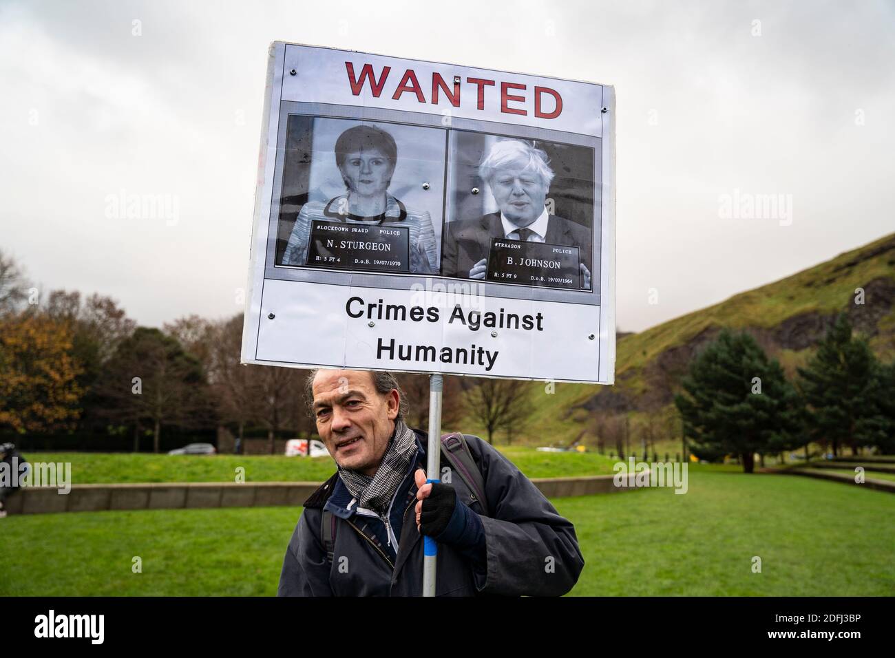 Edinburgh, Schottland, Großbritannien. Dezember 2020. Protest einer Anti-Lockdown-Gruppe, die sich vor dem schottischen Parlament in Holyrood als Rettung Schottlands bezeichnete. Iain Masterton/Alamy Live News Stockfoto