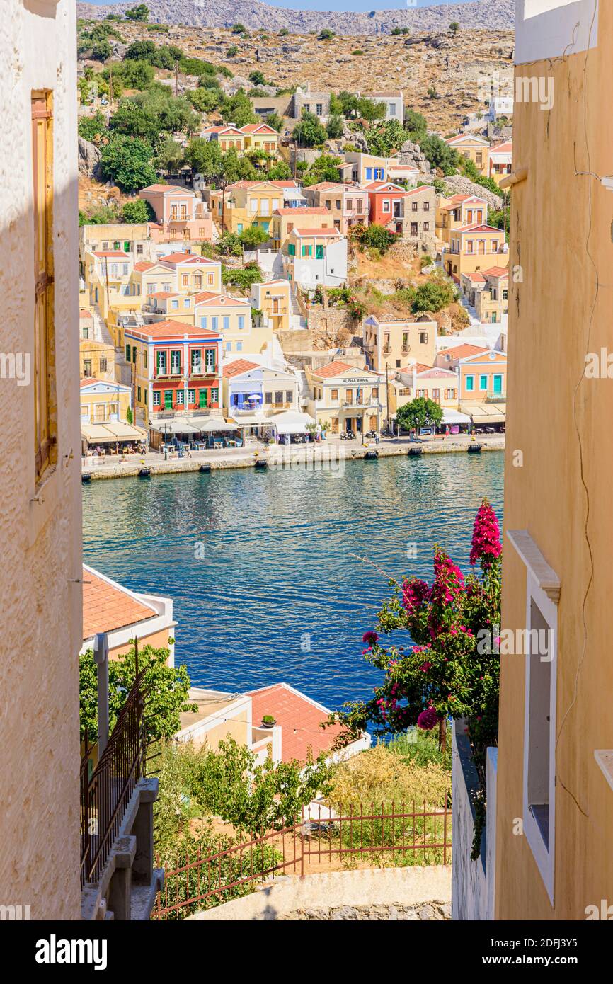 Blick auf den Hafen von den Kali Strata, Horio, Symi Island, Dodekanes, Griechenland Stockfoto