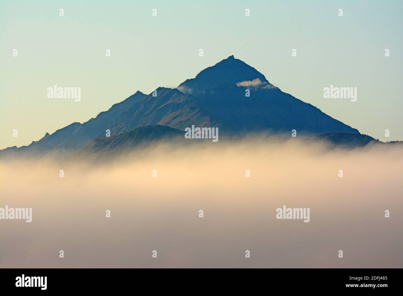 Sonnenaufgang auf den Kachemak Bergen, Alaska Stockfoto