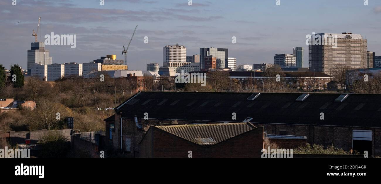 Ein Blick auf die Skyline von Birmingham aus dem Süden der Stadt. Birmingham ist die zweite Stadt des Vereinigten Königreichs wie in den West Midlands. Stockfoto