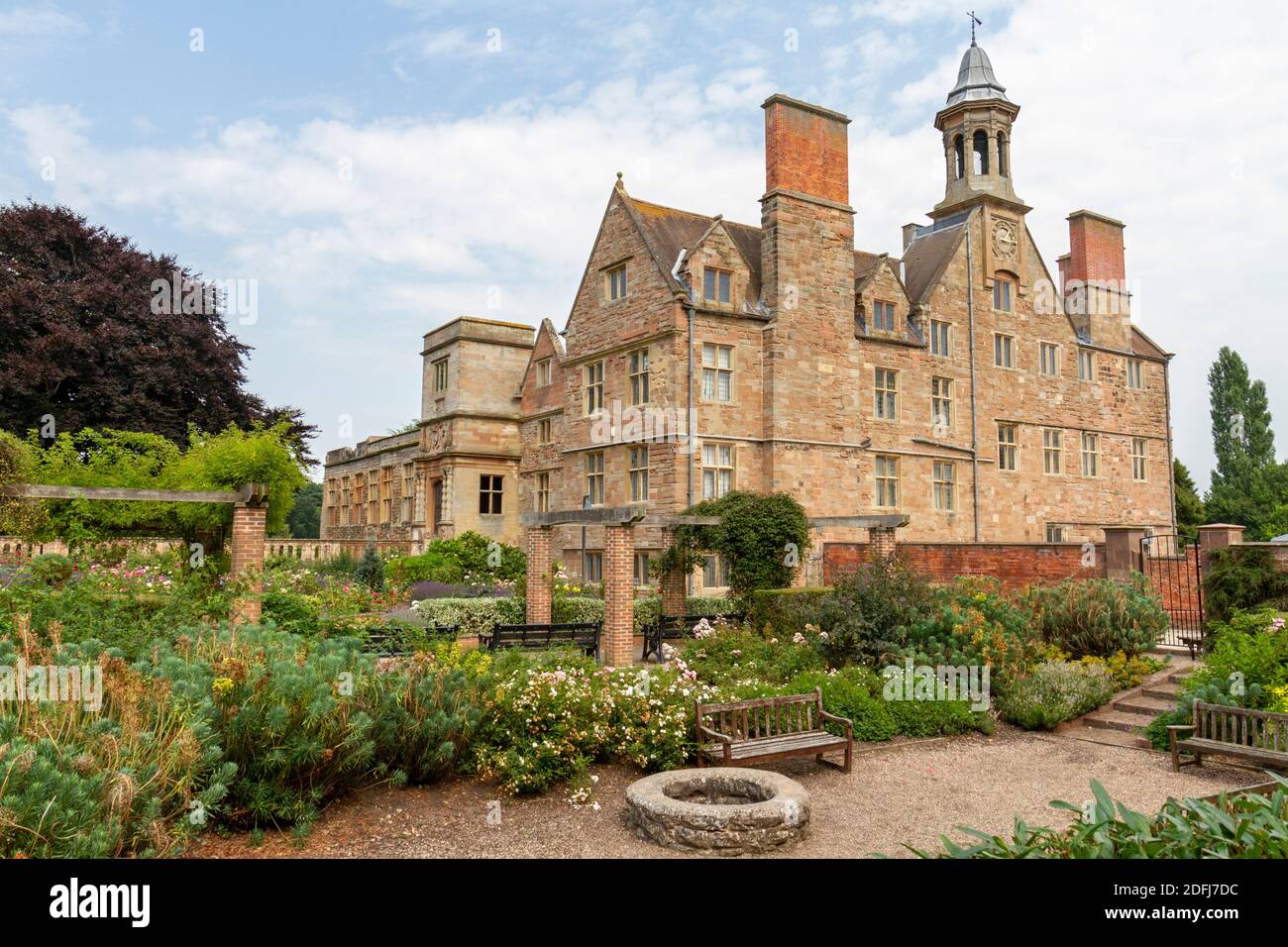 Rufford Abbey Mansion & Ruins, Rufford Abbey Country Park, Nottinghamshire, Großbritannien. Stockfoto