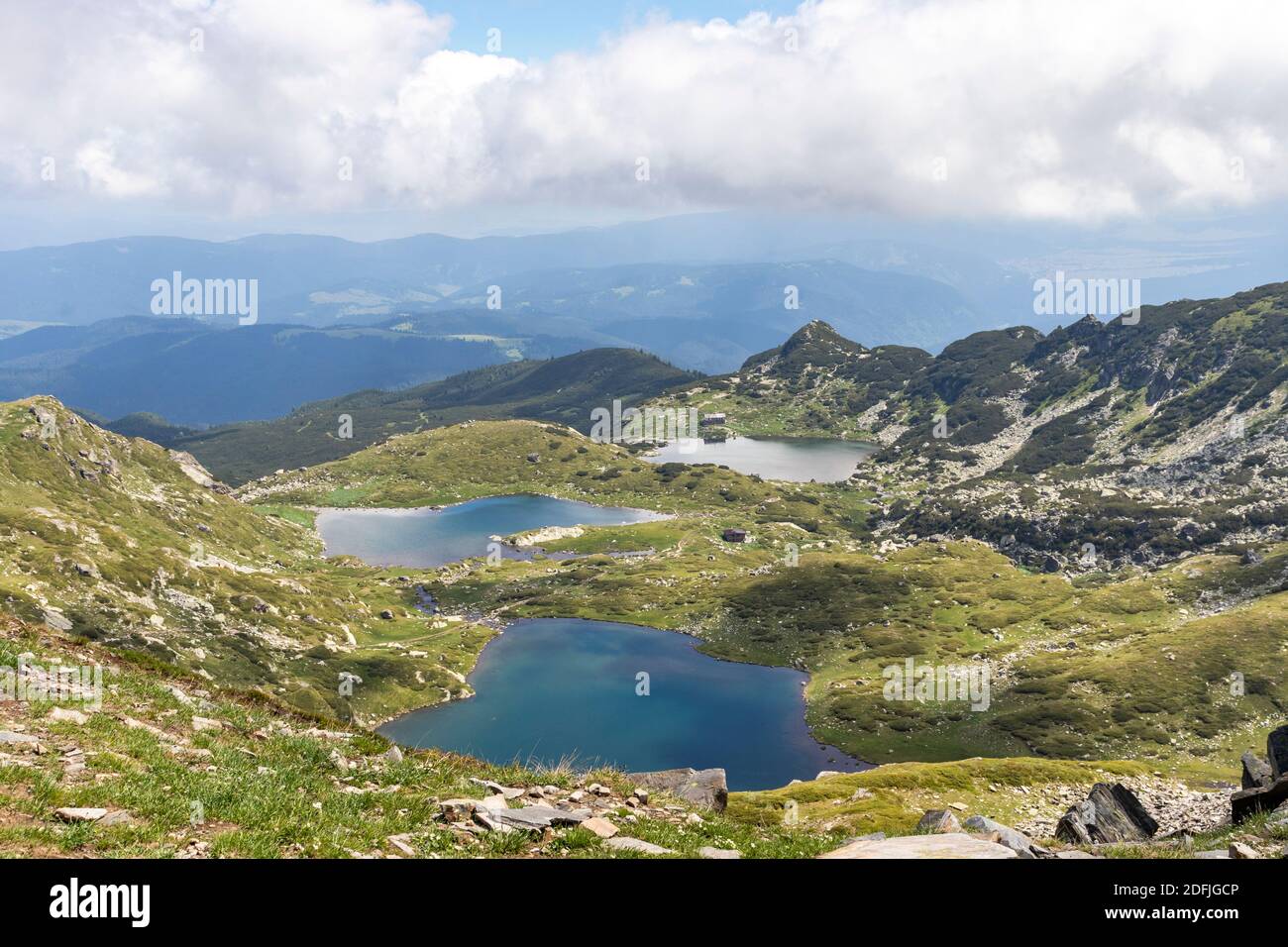 Erstaunliche Landschaft der sieben Rila Seen, Rila Berg, Bulgarien Stockfoto