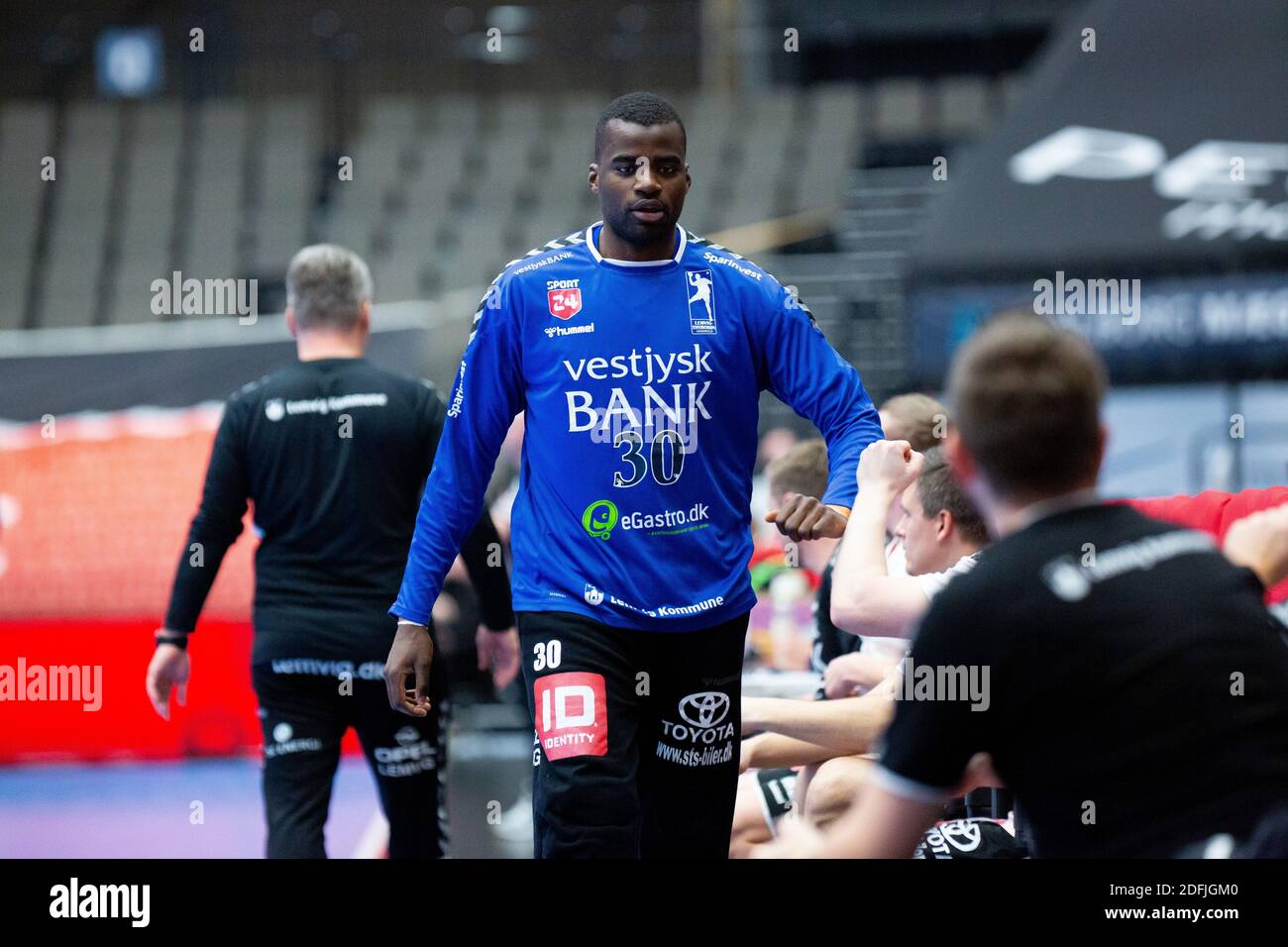 Aalborg, Dänemark. Dezember 2020. Shadrach-Amie Nsoni (30) von Lemvig-Thyboron Handball gesehen in der dänischen Männer Handball League Spiel zwischen Aalborg Handball und Lemvig-Thyboron Handball in Jutlander Bank Arena in Aalborg. (Foto Kredit: Gonzales Foto/Alamy Live News Stockfoto