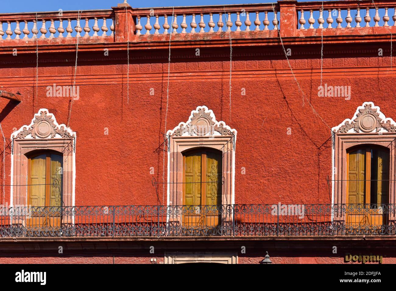 Colonial Building Details in der Main Plaza im historischen Zentrum der Kolonialstadt San Miguel de Allende, Guanajuato, Mexiko Stockfoto