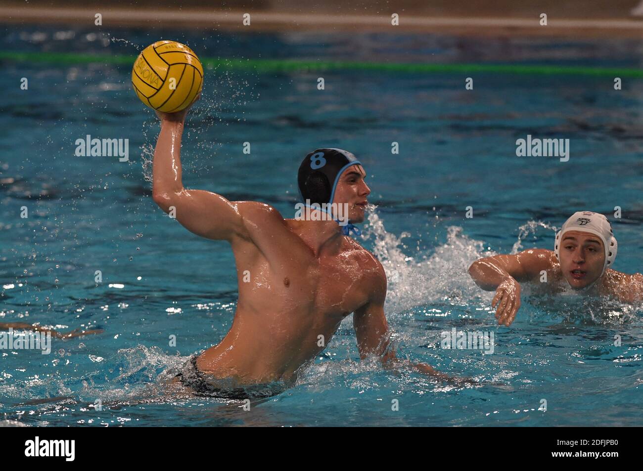 Savona, Italien. Dezember 2020. Savona, Italien, Zanelli Pool, 05. Dezember 2020, Lukas Kruppers (OSC Potsdam) während VK Radnicki gegen OSC Potsdam - len Euro Cup Wasserball Spiel Credit: Danilo Vigo/LPS/ZUMA Wire/Alamy Live News Stockfoto