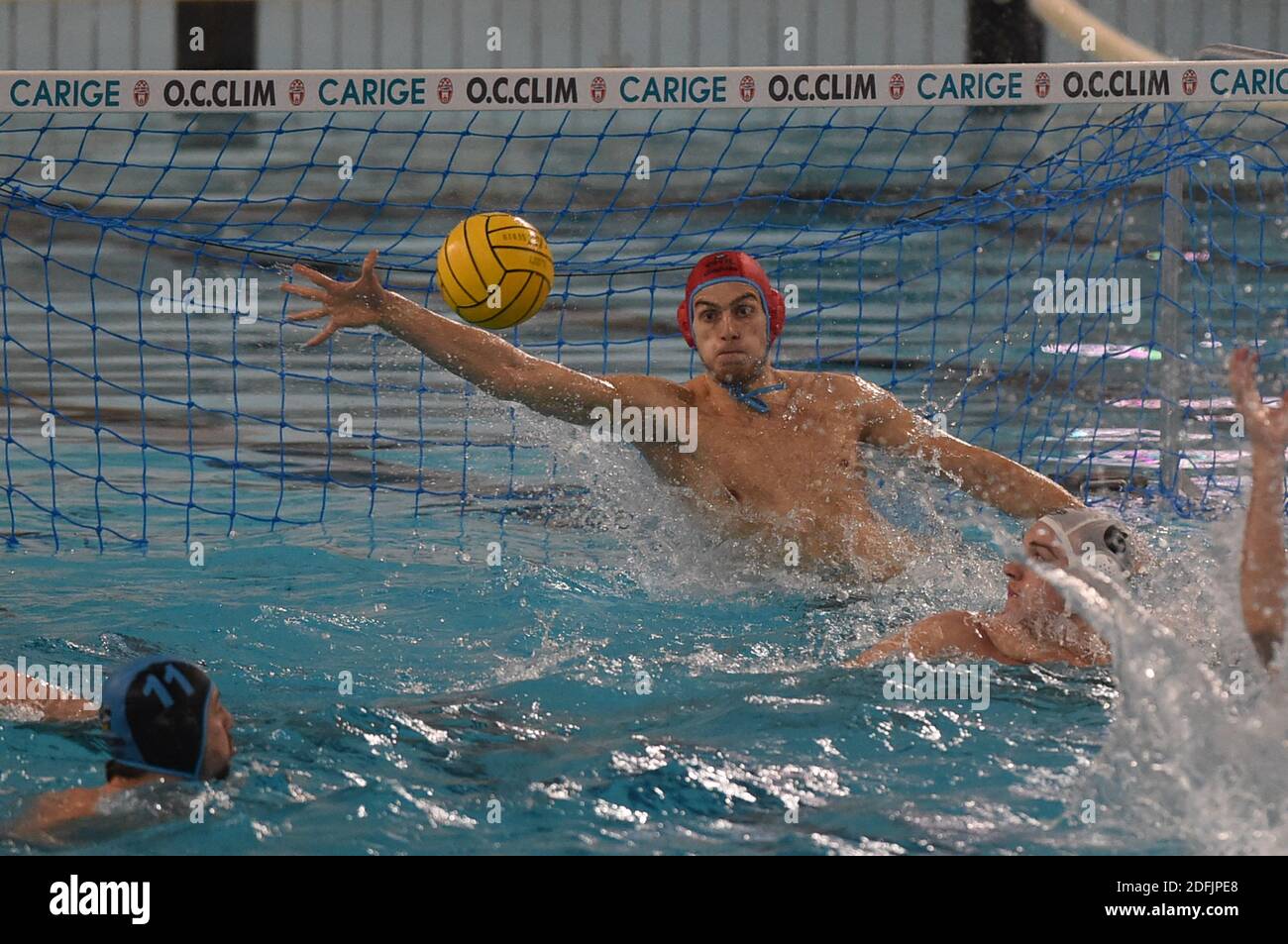 Savona, Italien. Dezember 2020. Savona, Italien, Zanelli Pool, 05. Dezember 2020, Florian Thomm (OSC Potsdam) während VK Radnicki gegen OSC Potsdam - len Euro Cup Wasserball Spiel Credit: Danilo Vigo/LPS/ZUMA Wire/Alamy Live News Stockfoto