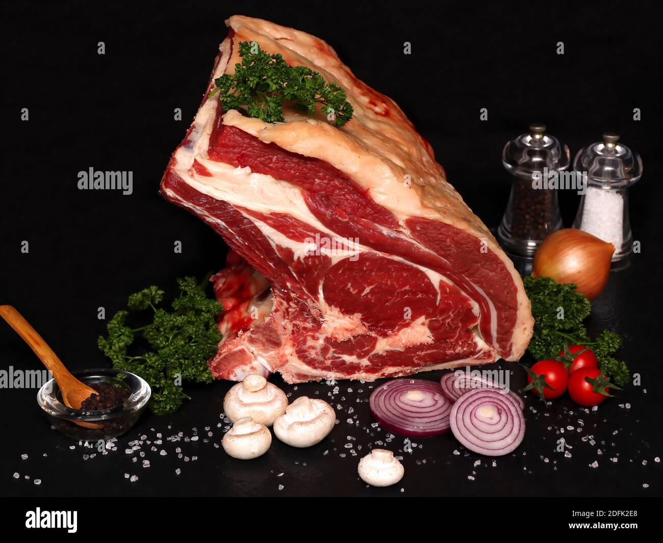 Vor Rippe des Rindfleisches bereit, in den Ofen zu gehen Zum Braten Stockfoto