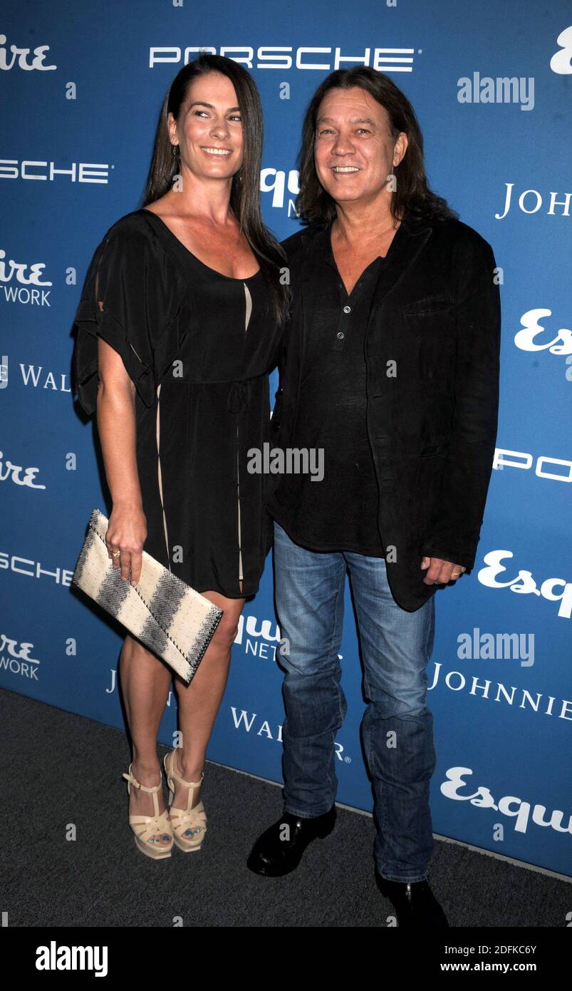 Datei Foto vom 17. September 2013 von Janie Liszewski und Eddie Van Halen nehmen an der Veranstaltung zum 80. Jubiläum von Esquire und der Esquire Network Launch Celebration auf Highline Stages in New York City, NY, USA Teil. Eddie Van Halen, der Gitarrist und Songwriter, der der Rockband Van Halen ihren Namen und Sound gab, starb am Dienstag nach einem Kampf mit Krebs. Er war 65 Jahre alt. Foto von Dennis Van Tine/ABACAPRESS.COM Stockfoto