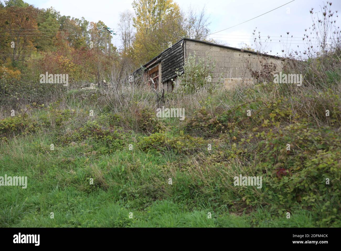 Der französische Serienmörder Michel Fourniret' ehemaliges Anwesen in Floing, Ardennen, östlich von Frankreich, am 28. Oktober 2020, wo die Polizei über die vielen Opfer von Fourniret ermittelt. Foto von Jerome Domine/ ABACAPRESS.COM Stockfoto