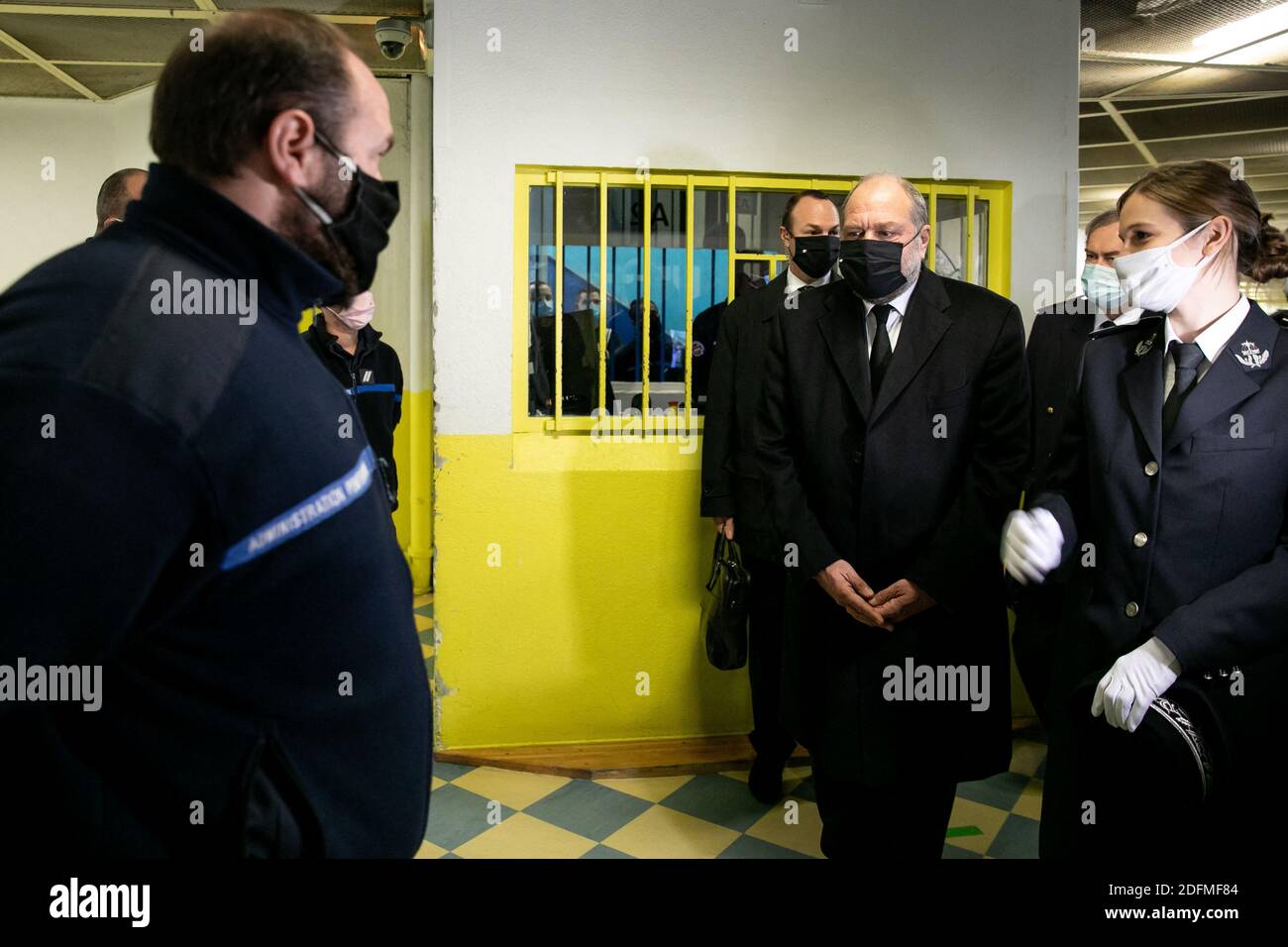 Justizminister Eric Dupond-Moretti bei einem Besuch im Gefängnis Val D'Oise in Osny, einem nördlichen Vorort von Paris, am 16. November 2020. Foto von Romuald Meigneux/Pool/ABACAPRESS.COM Stockfoto