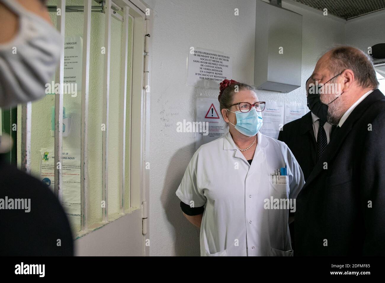 Justizminister Eric Dupond-Moretti bei einem Besuch im Gefängnis Val D'Oise in Osny, einem nördlichen Vorort von Paris, am 16. November 2020. Foto von Romuald Meigneux/Pool/ABACAPRESS.COM Stockfoto
