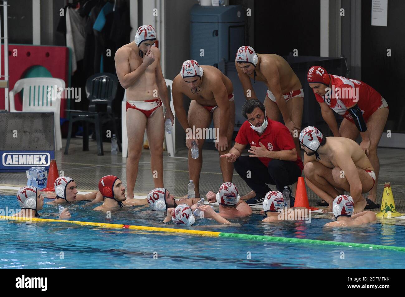 Savona, Italien. Dezember 2020. Savona, Italien, Zanelli Pool, 05. Dezember 2020, Team Savona, Auszeit während der Rari Nantes Savona vs CE Mediterranei - len Euro Cup Wasserball Spiel Credit: Danilo Vigo/LPS/ZUMA Wire/Alamy Live News Stockfoto