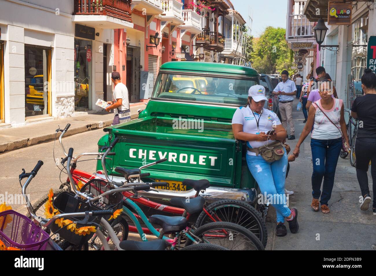Antike Chevrolet LKW auf einer Straße in Cartagena, Kolumbien Stockfoto