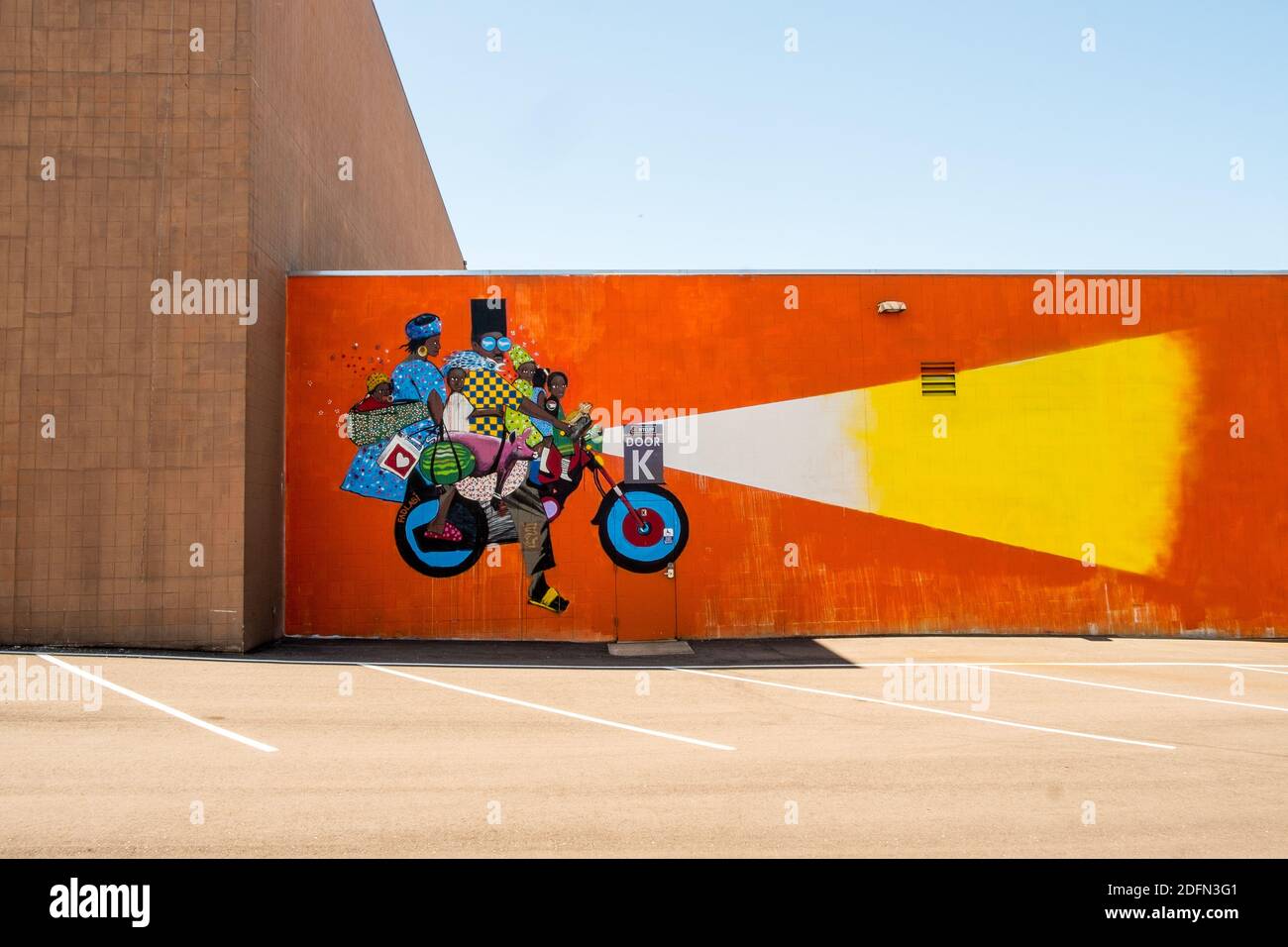 Ein buntes Wandbild afrikanischer Amerikaner auf einem Motorrad, St. Paul, Minnesota, USA Stockfoto