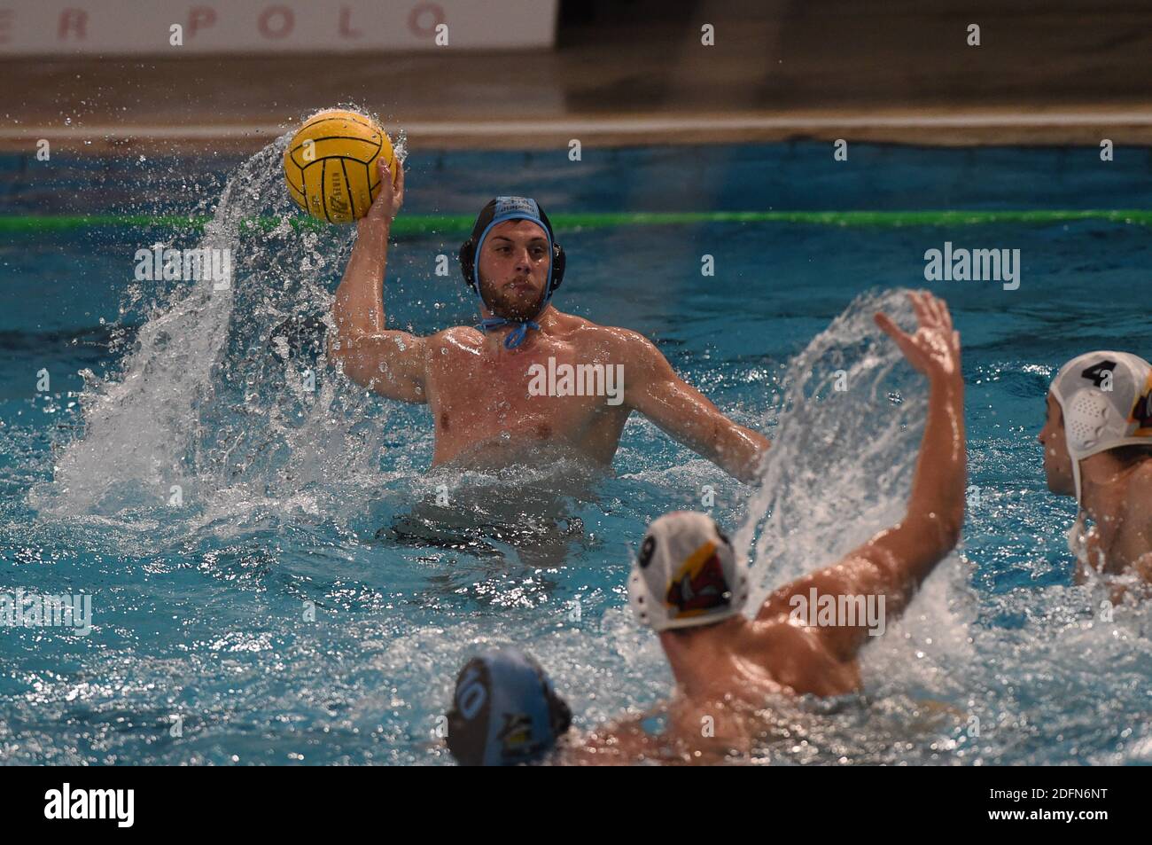 Savona, Italien. Dezember 2020. Savona, Italien, Zanelli Pool, 05. Dezember 2020, TADIN Tomi (OSC Potsdam) während VK Radnicki gegen OSC Potsdam - len Euro Cup Wasserball Spiel Credit: Danilo Vigo/LPS/ZUMA Wire/Alamy Live News Stockfoto