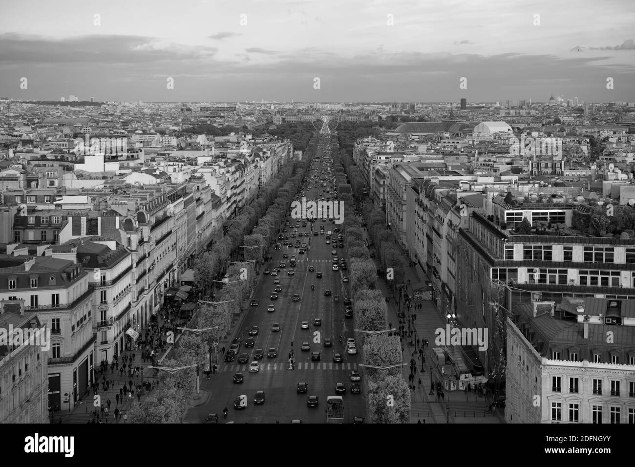 Blick auf die Champs Elysees Avenue, Paris Frankreich Stockfoto