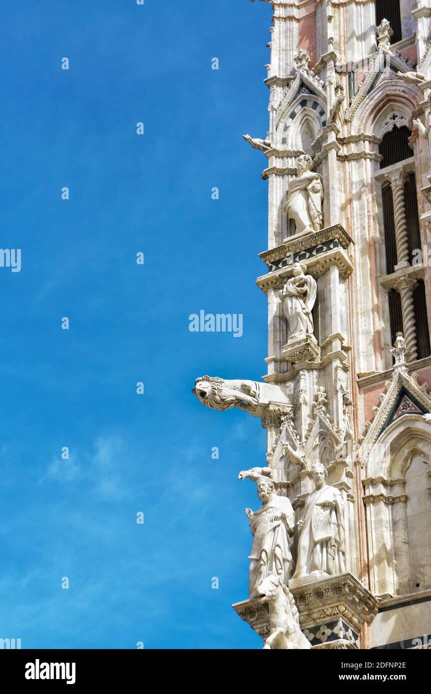 Detail der Fassade der Kathedrale von Siena - Toskana-Italien Stockfoto