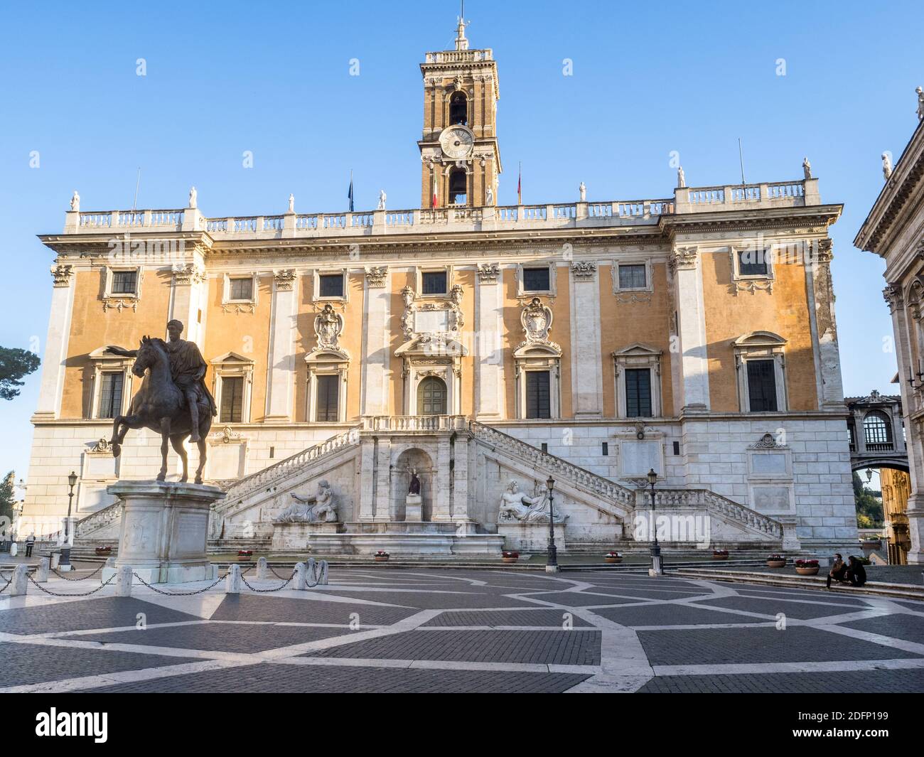 Rathaus und die Reiterstatue des Marcus Aurelius auf dem Campidoglio Platz - Rom, Italien Stockfoto