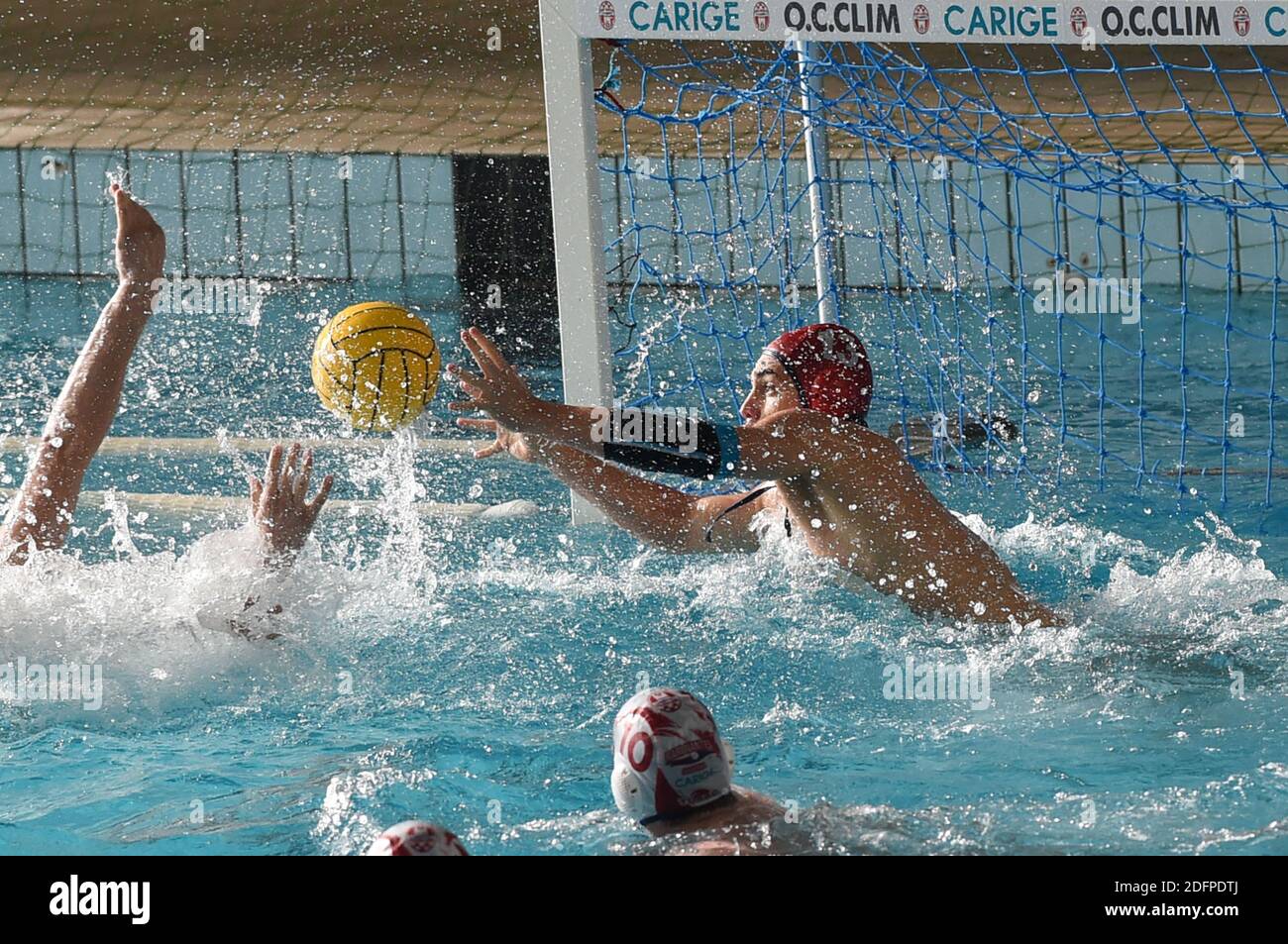 Savona, Italien. Dezember 2020. Savona, Italien, Zanelli Pool, 06. Dezember 2020, Da Rud Nicolo' (Savona) während des Rari Nantes Savona vs Radnicki - len Euro Cup Wasserball Spiel Credit: Danilo Vigo/LPS/ZUMA Wire/Alamy Live News Stockfoto