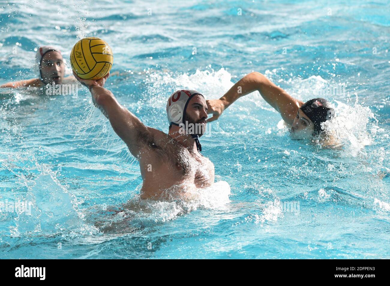 Savona, Italien. Dezember 2020. Savona, Italien, Zanelli Pool, 06. Dezember 2020, Andrea Fondelli (Savona) während des Rari Nantes Savona vs Radnicki - len Euro Cup Wasserball Spiel Credit: Danilo Vigo/LPS/ZUMA Wire/Alamy Live News Stockfoto